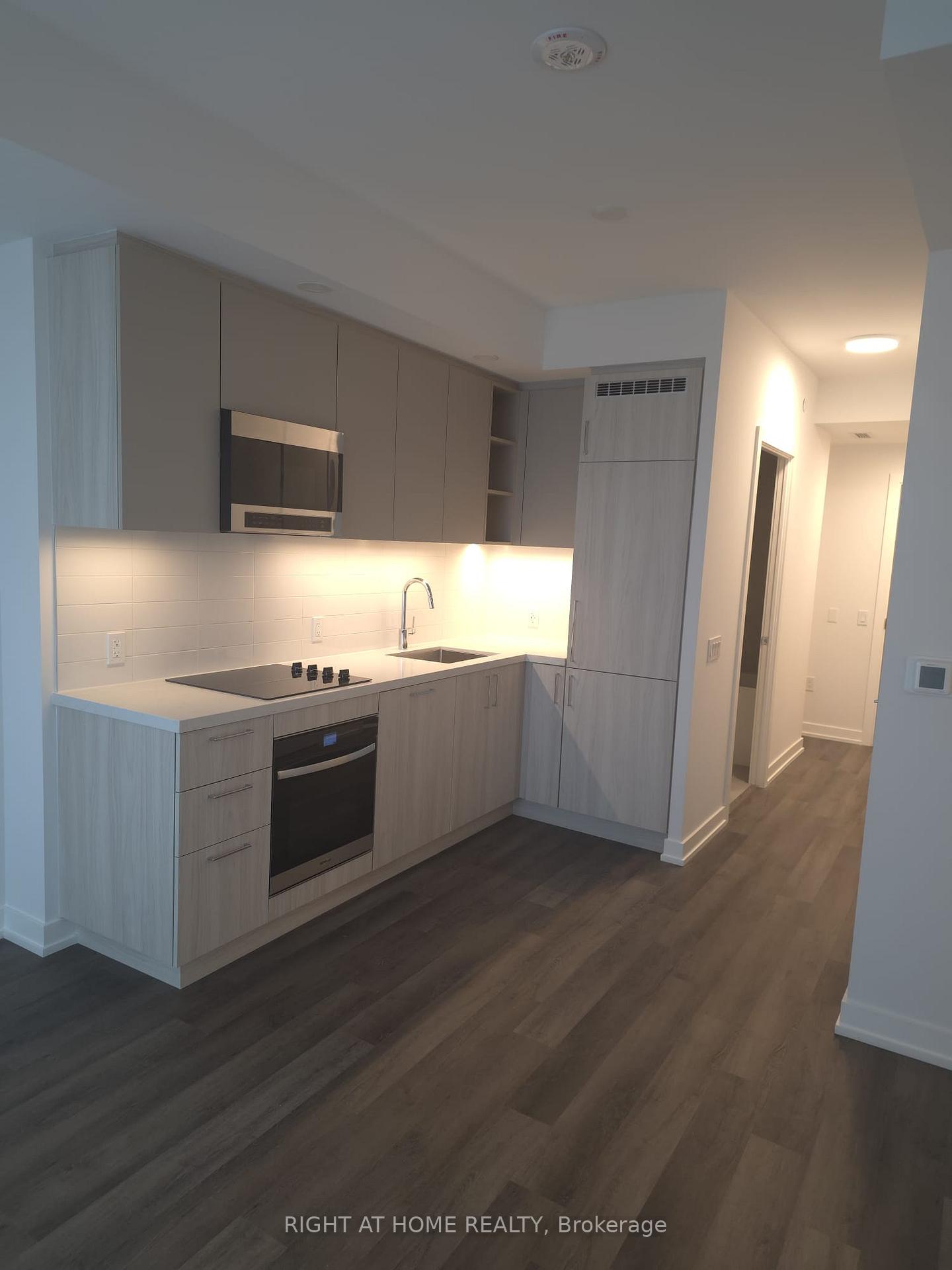 Photo 5 of Unit 1309, 21 Meadowdale Road, Vaughan, Concord — HOMEH