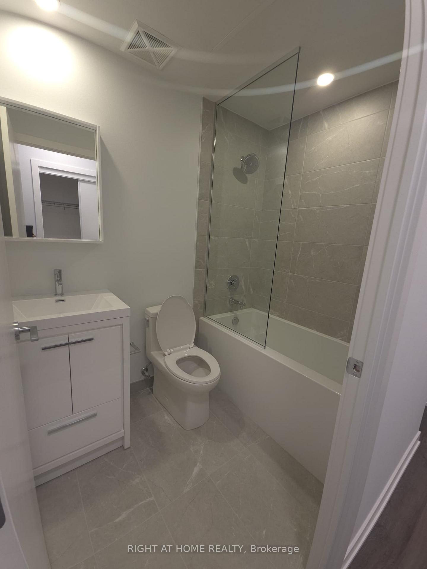 Photo 8 of Unit 1309, 21 Meadowdale Road, Vaughan, Concord — HOMEH