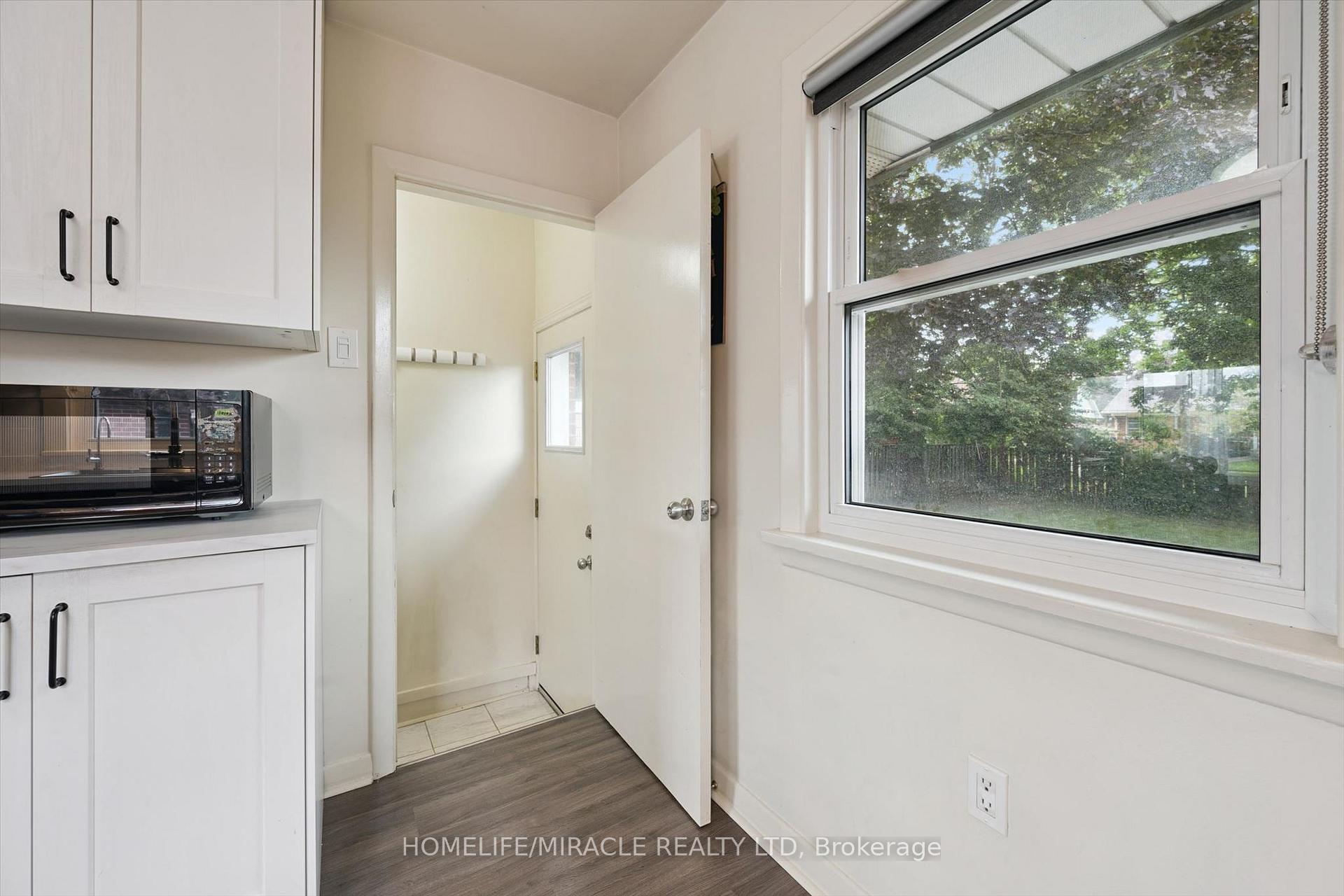 Photo 13 of 60 Edinburgh Road, Kitchener, Heritage Park/Rosemount — HOMEH
