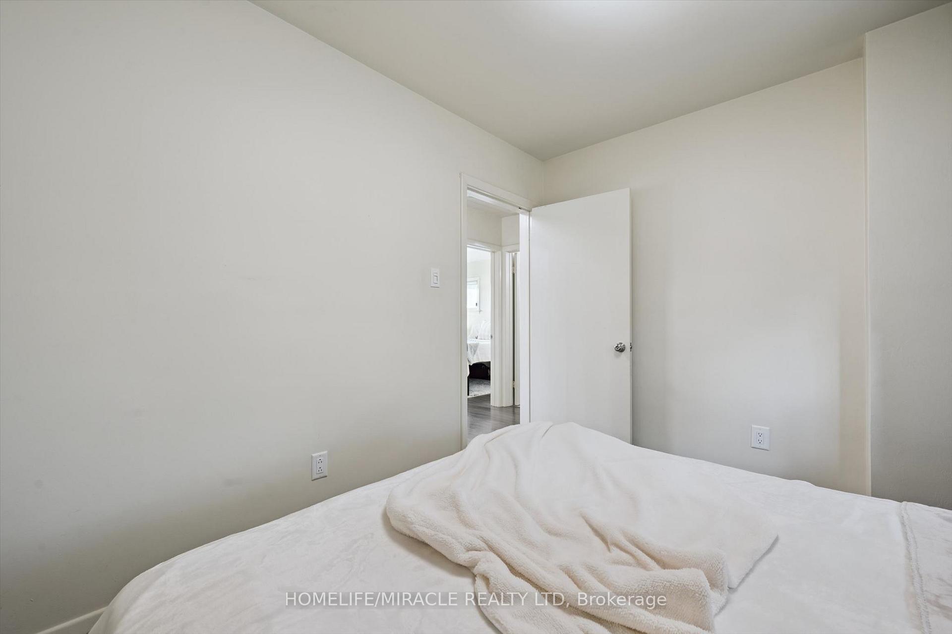 Photo 15 of 60 Edinburgh Road, Kitchener, Heritage Park/Rosemount — HOMEH