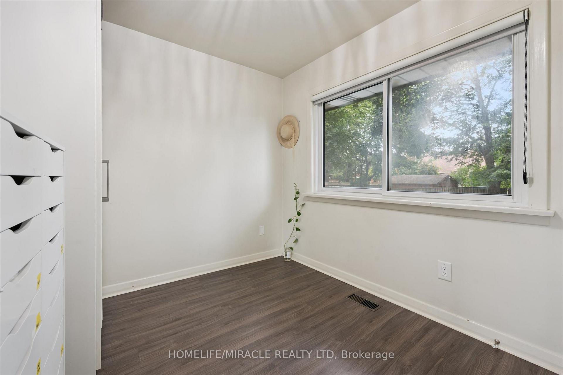 Photo 16 of 60 Edinburgh Road, Kitchener, Heritage Park/Rosemount — HOMEH