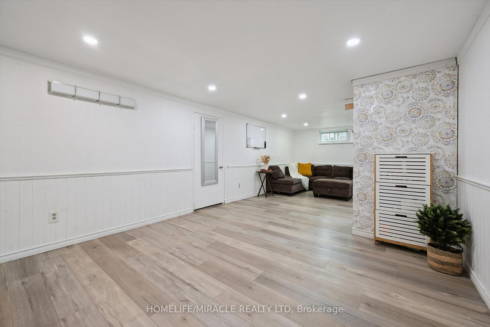 Photo 22 of 60 Edinburgh Road, Kitchener, Heritage Park/Rosemount — HOMEH