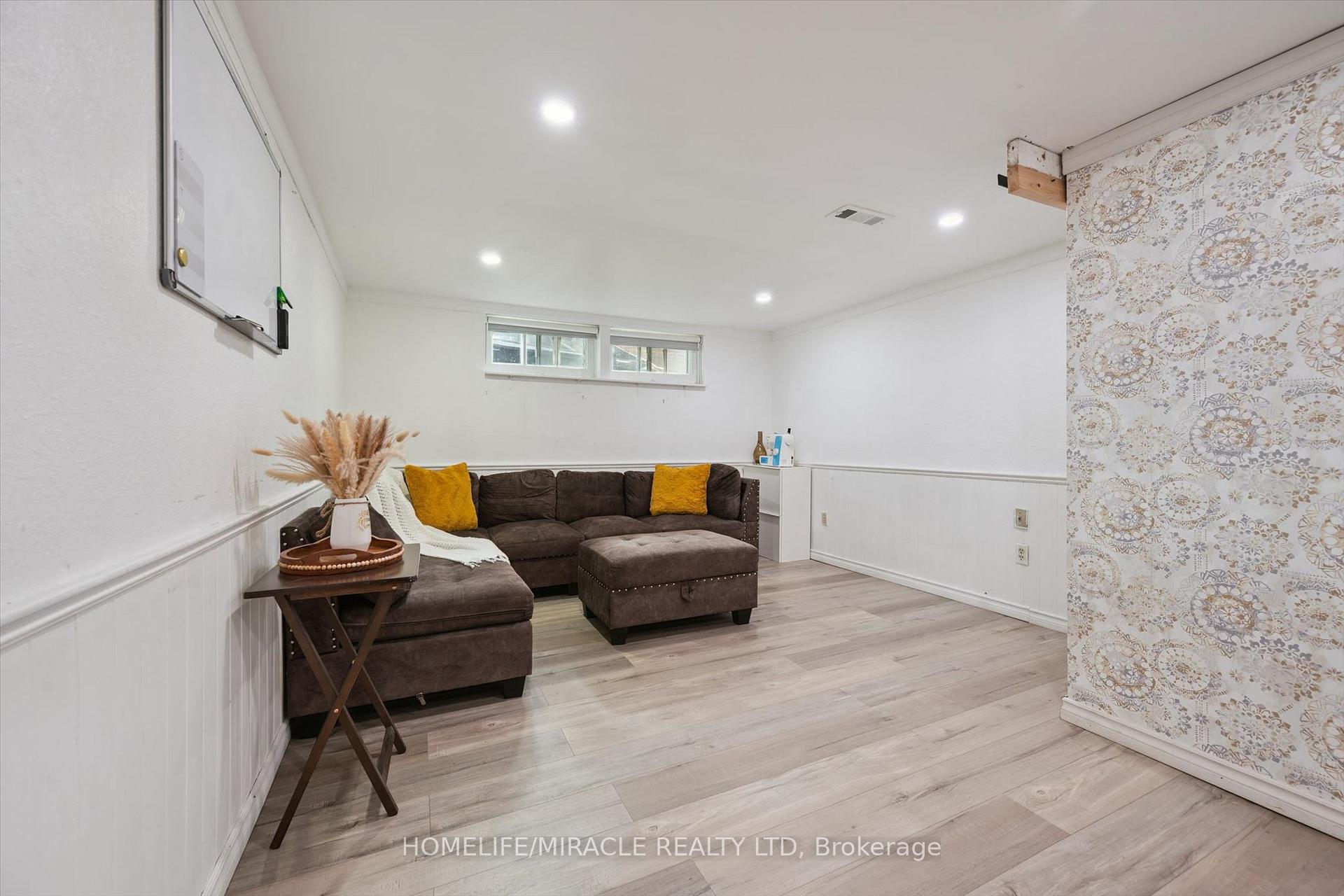 Photo 23 of 60 Edinburgh Road, Kitchener, Heritage Park/Rosemount — HOMEH