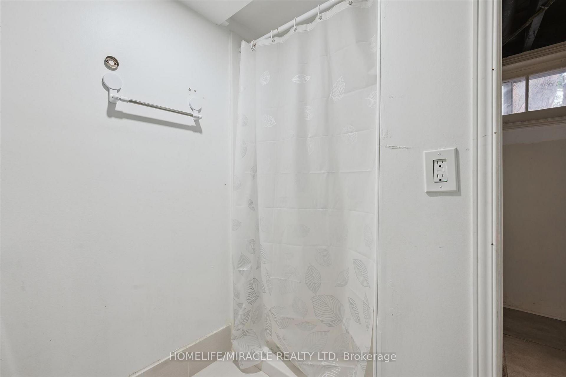 Photo 31 of 60 Edinburgh Road, Kitchener, Heritage Park/Rosemount — HOMEH