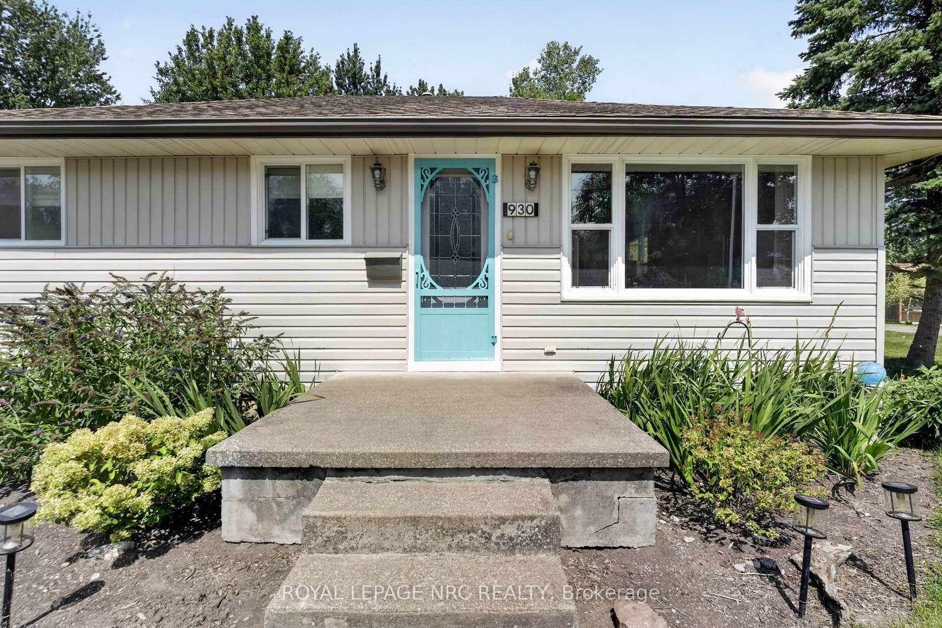 Photo 2 of 930 Edgemere Road, Fort Erie, Crescent Park — HOMEH
