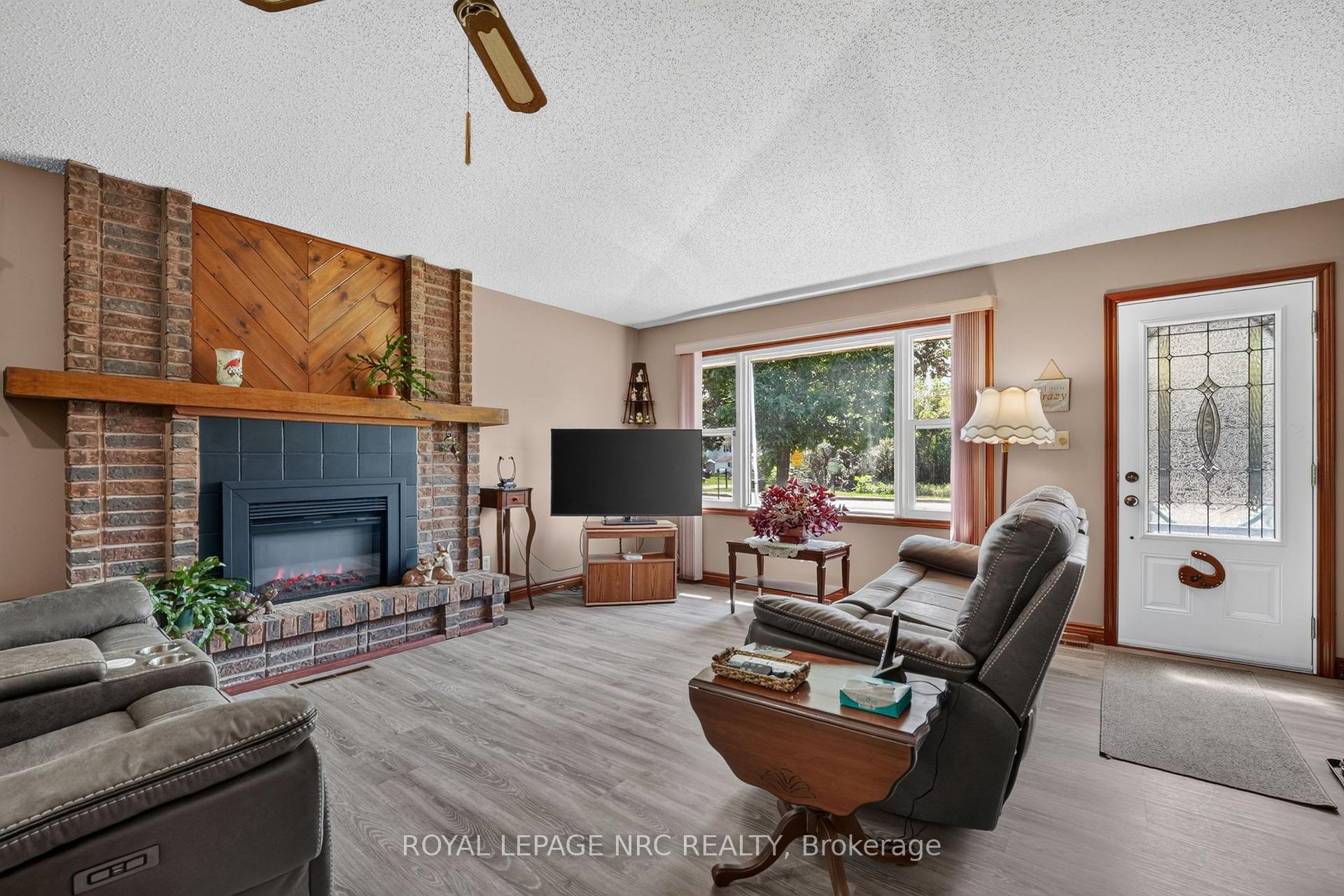 Photo 4 of 930 Edgemere Road, Fort Erie, Crescent Park — HOMEH
