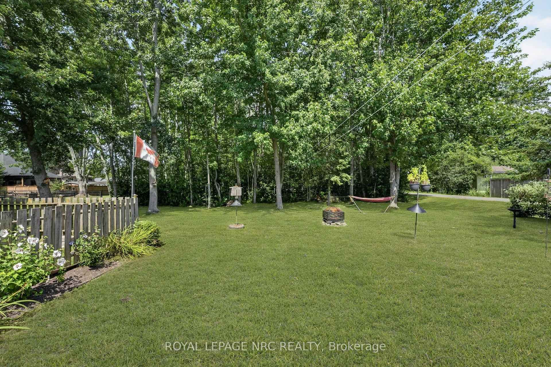 Photo 6 of 930 Edgemere Road, Fort Erie, Crescent Park — HOMEH