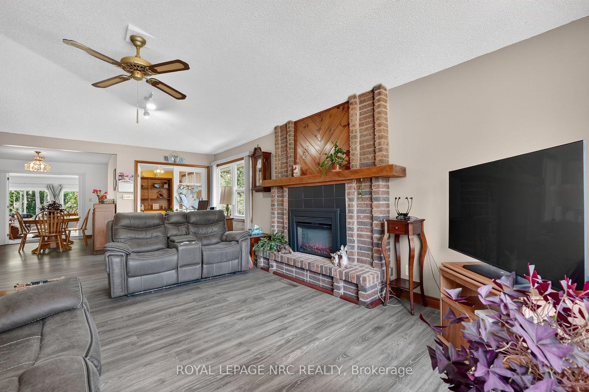 Photo 8 of 930 Edgemere Road, Fort Erie, Crescent Park — HOMEH