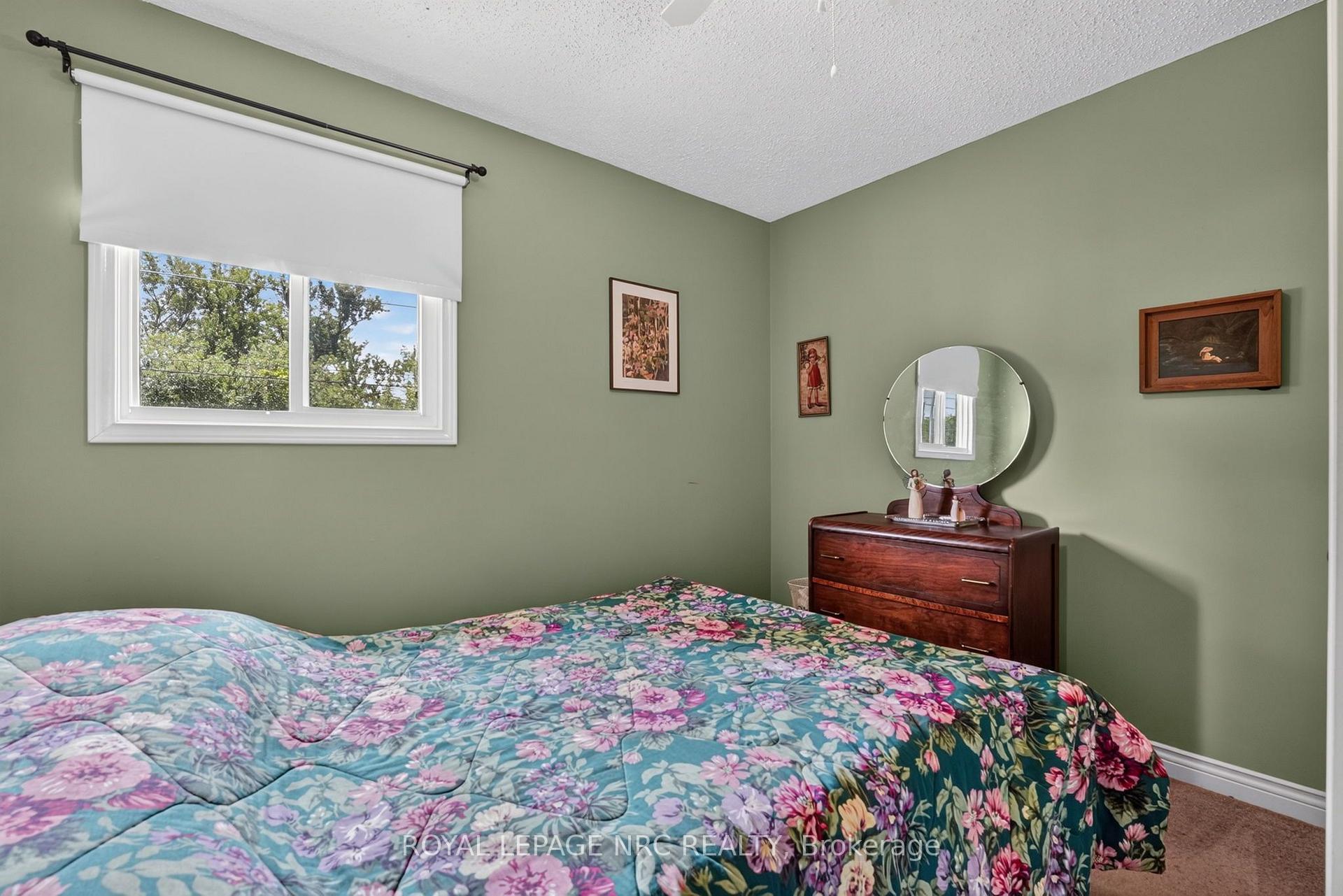 Photo 9 of 930 Edgemere Road, Fort Erie, Crescent Park — HOMEH