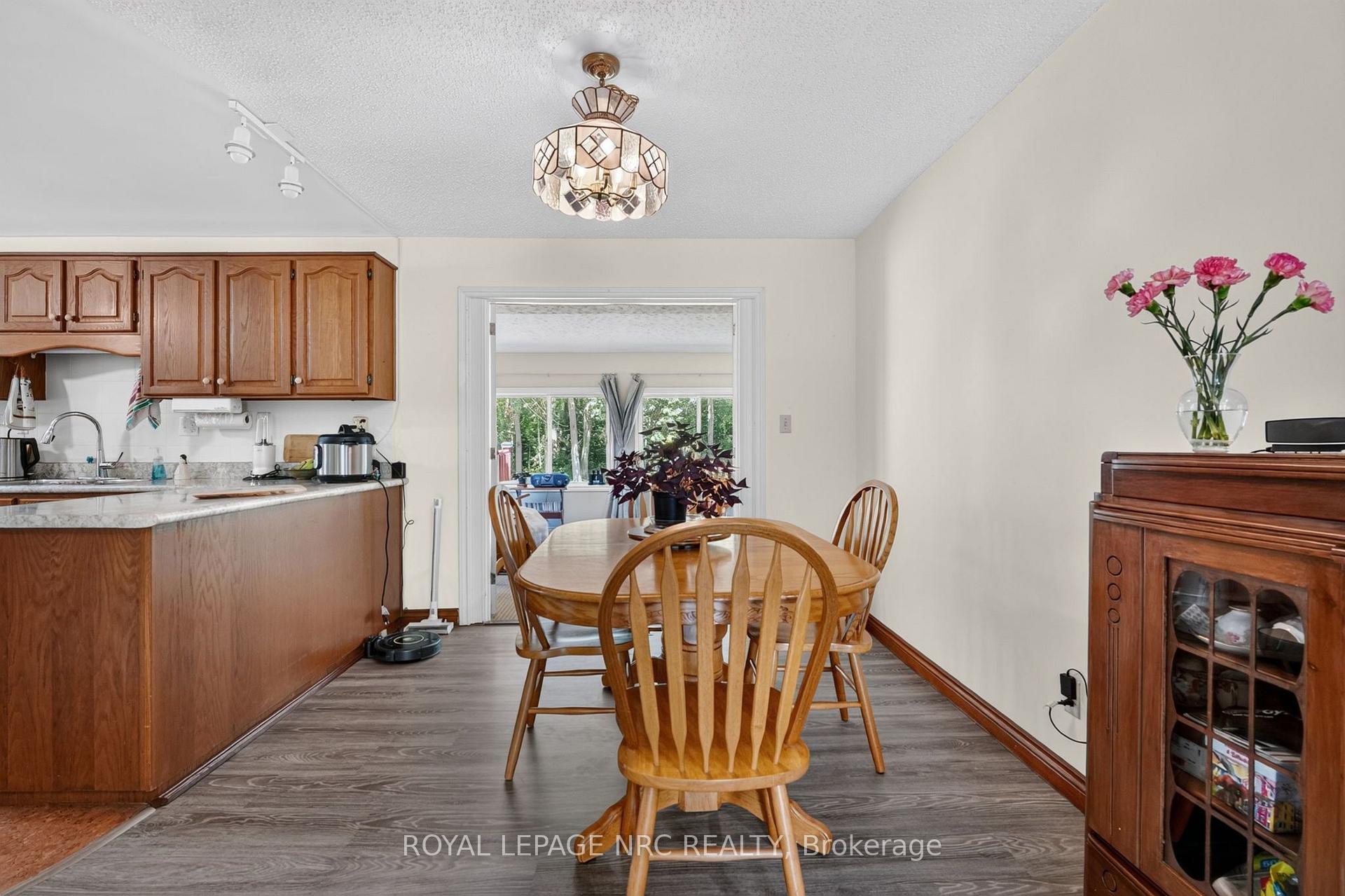 Photo 18 of 930 Edgemere Road, Fort Erie, Crescent Park — HOMEH