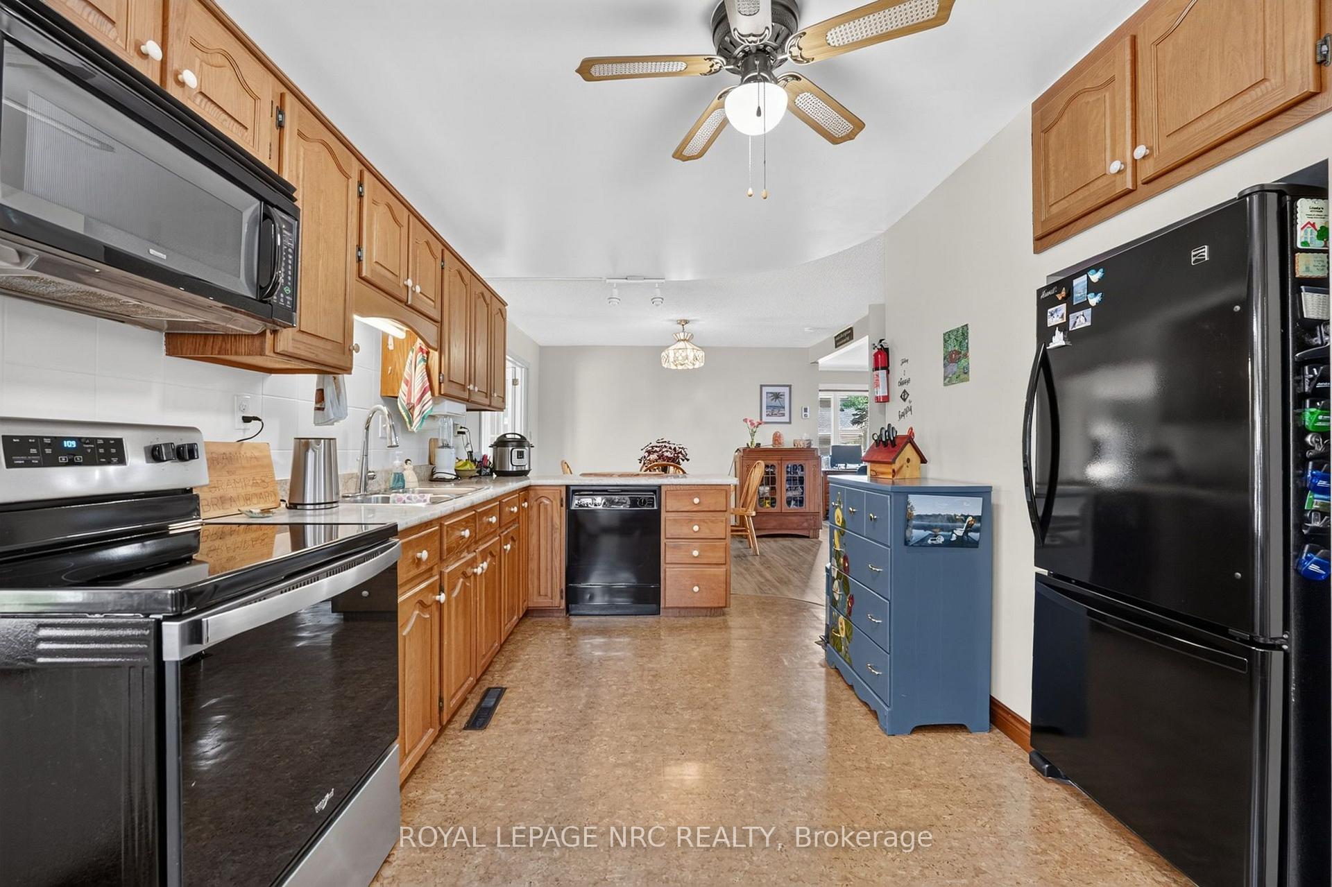 Photo 23 of 930 Edgemere Road, Fort Erie, Crescent Park — HOMEH