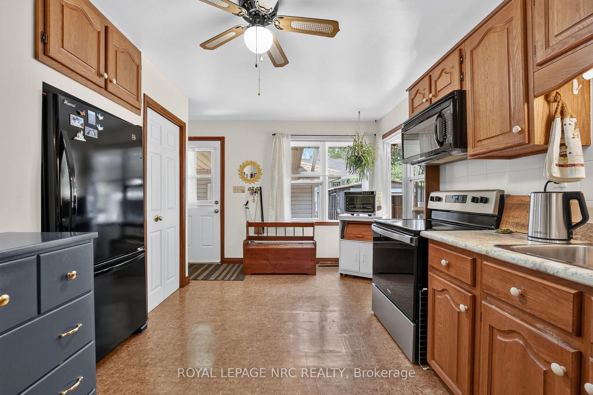 Photo 24 of 930 Edgemere Road, Fort Erie, Crescent Park — HOMEH