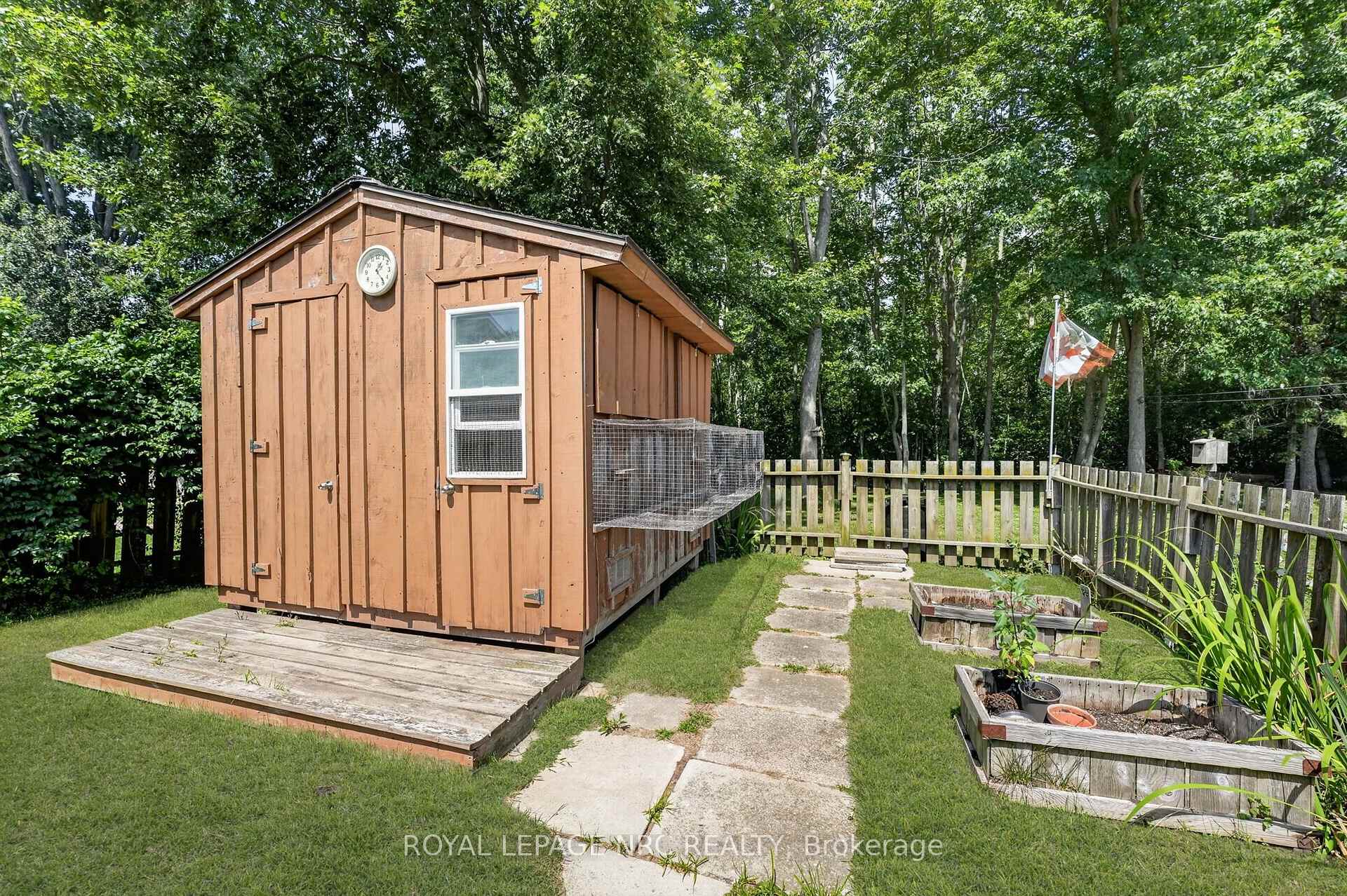 Photo 42 of 930 Edgemere Road, Fort Erie, Crescent Park — HOMEH