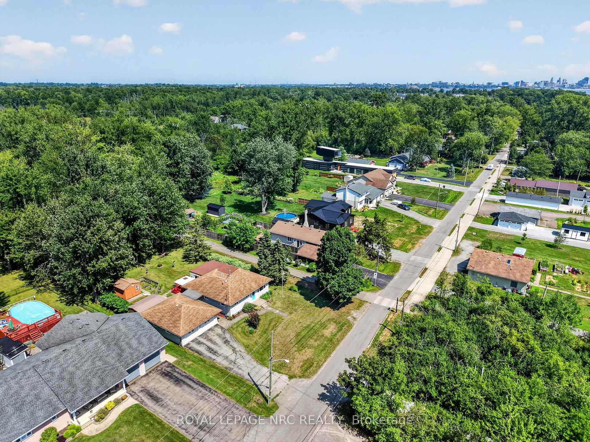 Photo 45 of 930 Edgemere Road, Fort Erie, Crescent Park — HOMEH