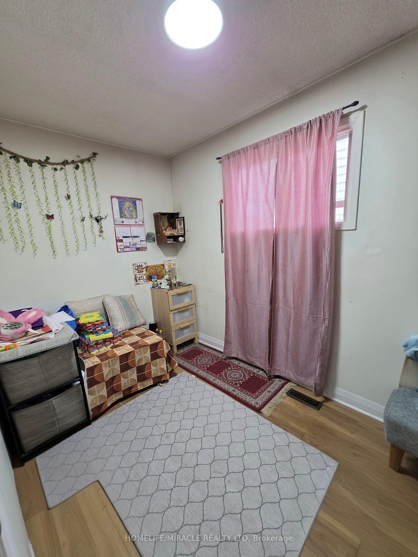 Photo 4 of 48 Glanvil Crescent, Scarborough, Malvern — HOMEH