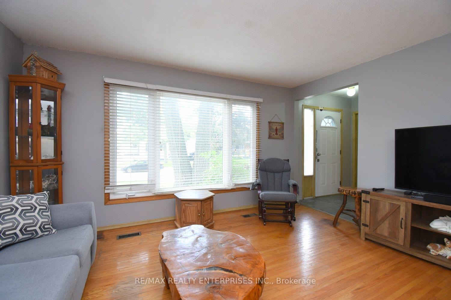 Photo 15 of 120 Eaglewood Boulevard, Mississauga, Mineola — HOMEH