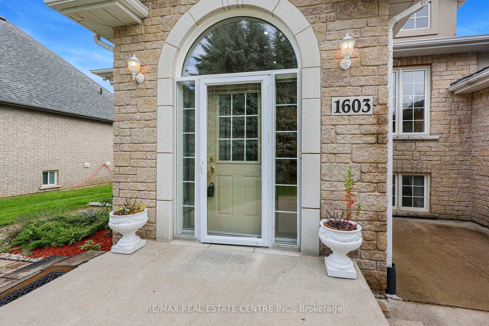 Photo 6 of 1603 Wedgewood Drive, Wasaga Beach — HOMEH