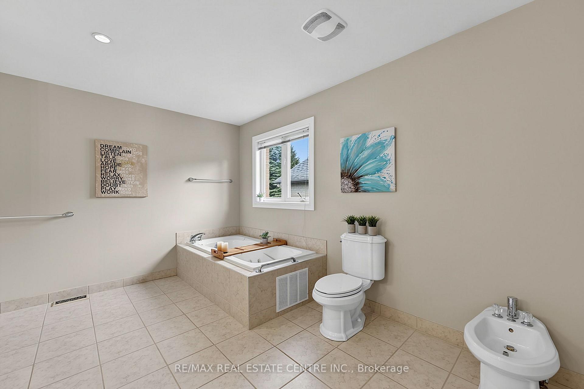 Photo 15 of 1603 Wedgewood Drive, Wasaga Beach — HOMEH
