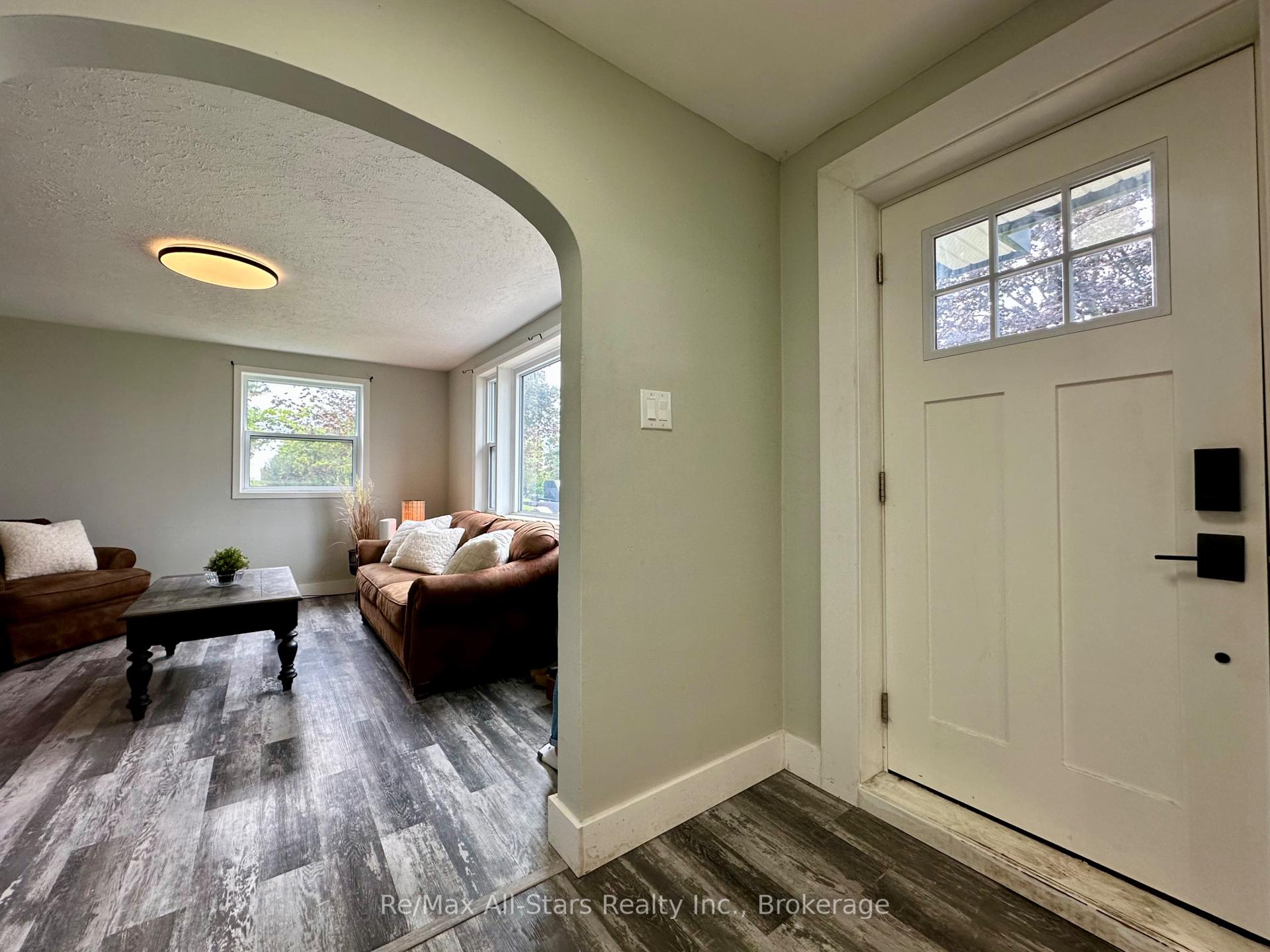 Photo 2 of 815 County Road, Kawartha Lakes, Verulam — HOMEH