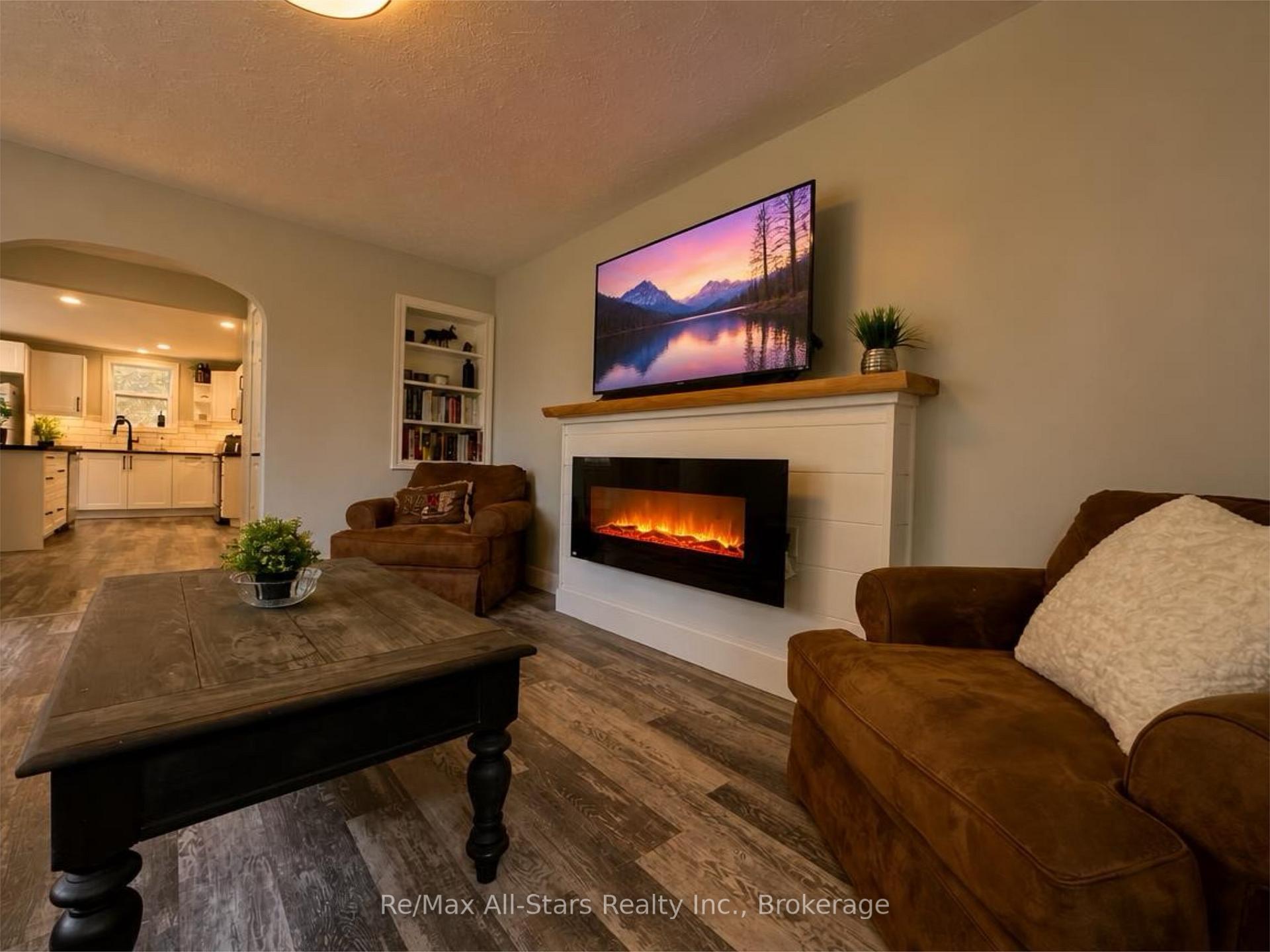 Photo 5 of 815 County Road, Kawartha Lakes, Verulam — HOMEH