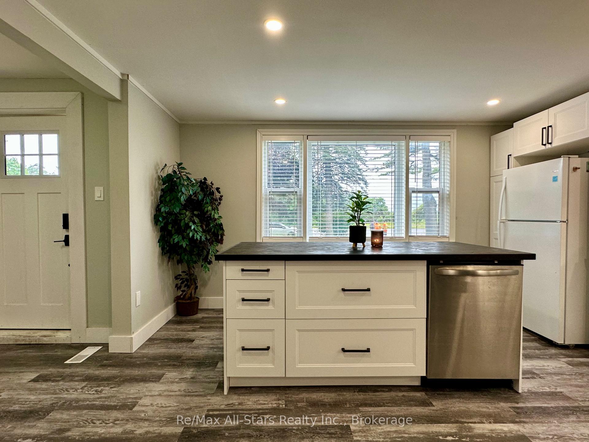 Photo 6 of 815 County Road, Kawartha Lakes, Verulam — HOMEH