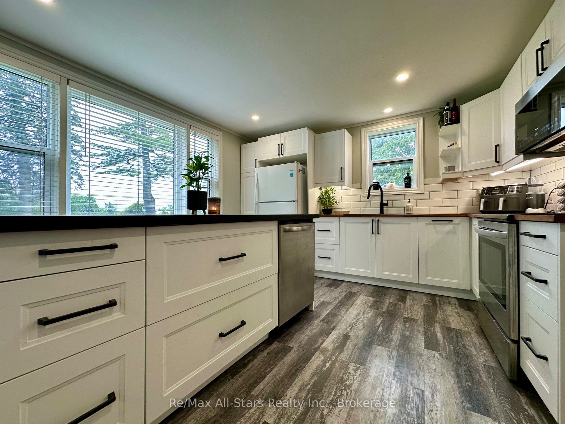 Photo 9 of 815 County Road, Kawartha Lakes, Verulam — HOMEH