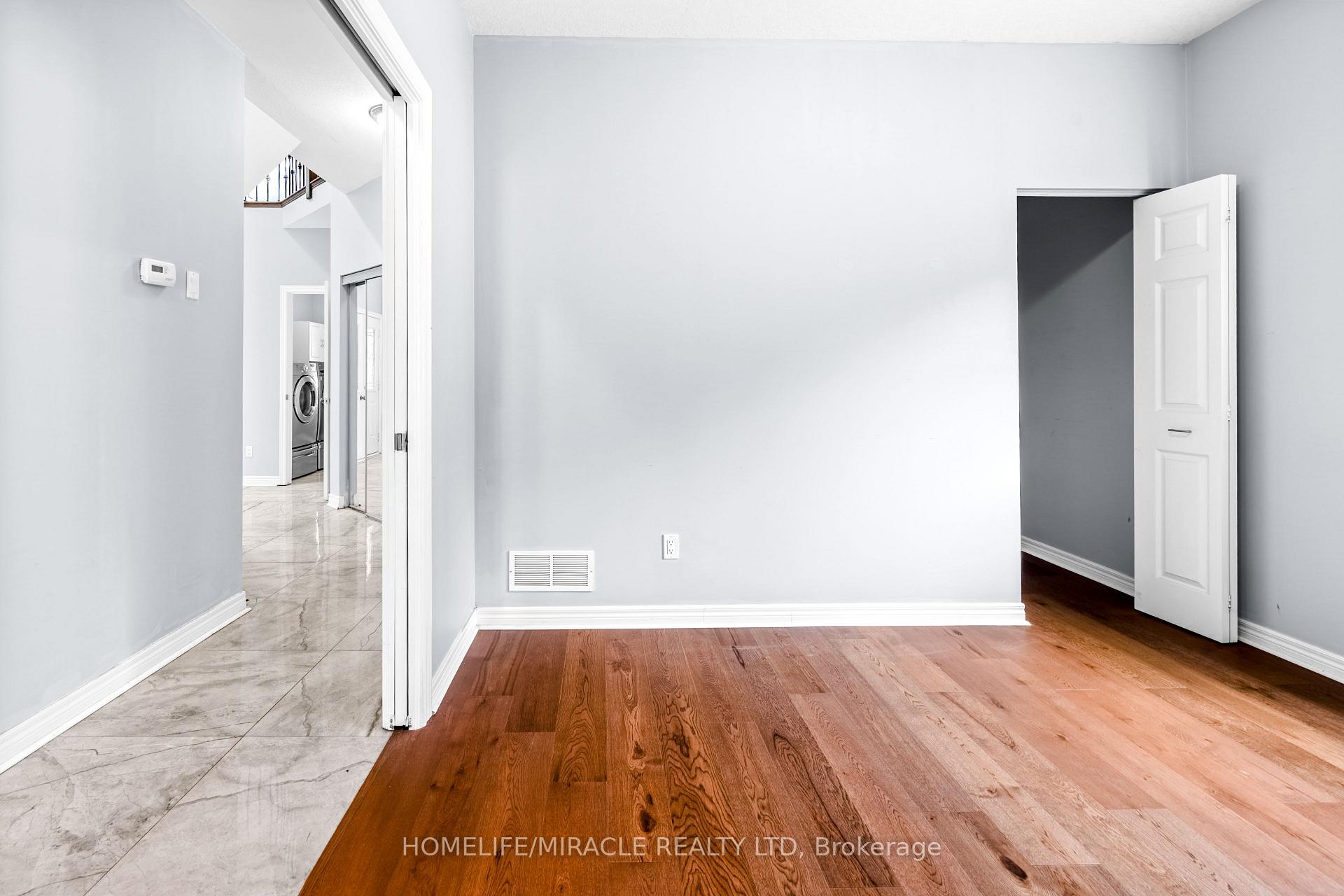 Photo 13 of 4 Clairfields Drive W, Guelph, Clairfields/Hanlon Business Park — HOMEH
