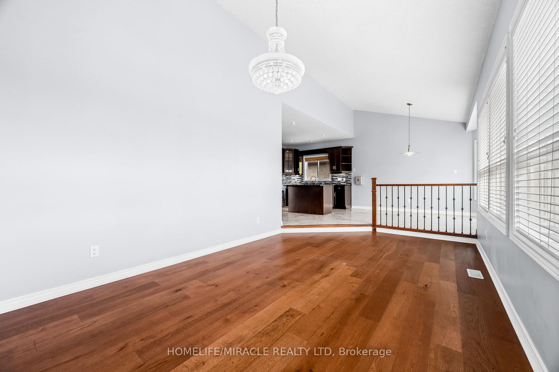 Photo 22 of 4 Clairfields Drive W, Guelph, Clairfields/Hanlon Business Park — HOMEH