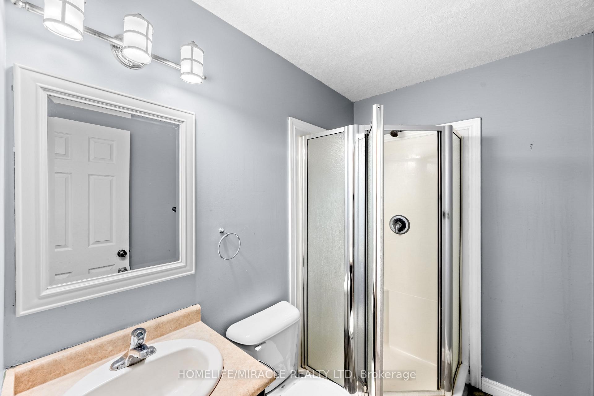 Photo 24 of 4 Clairfields Drive W, Guelph, Clairfields/Hanlon Business Park — HOMEH