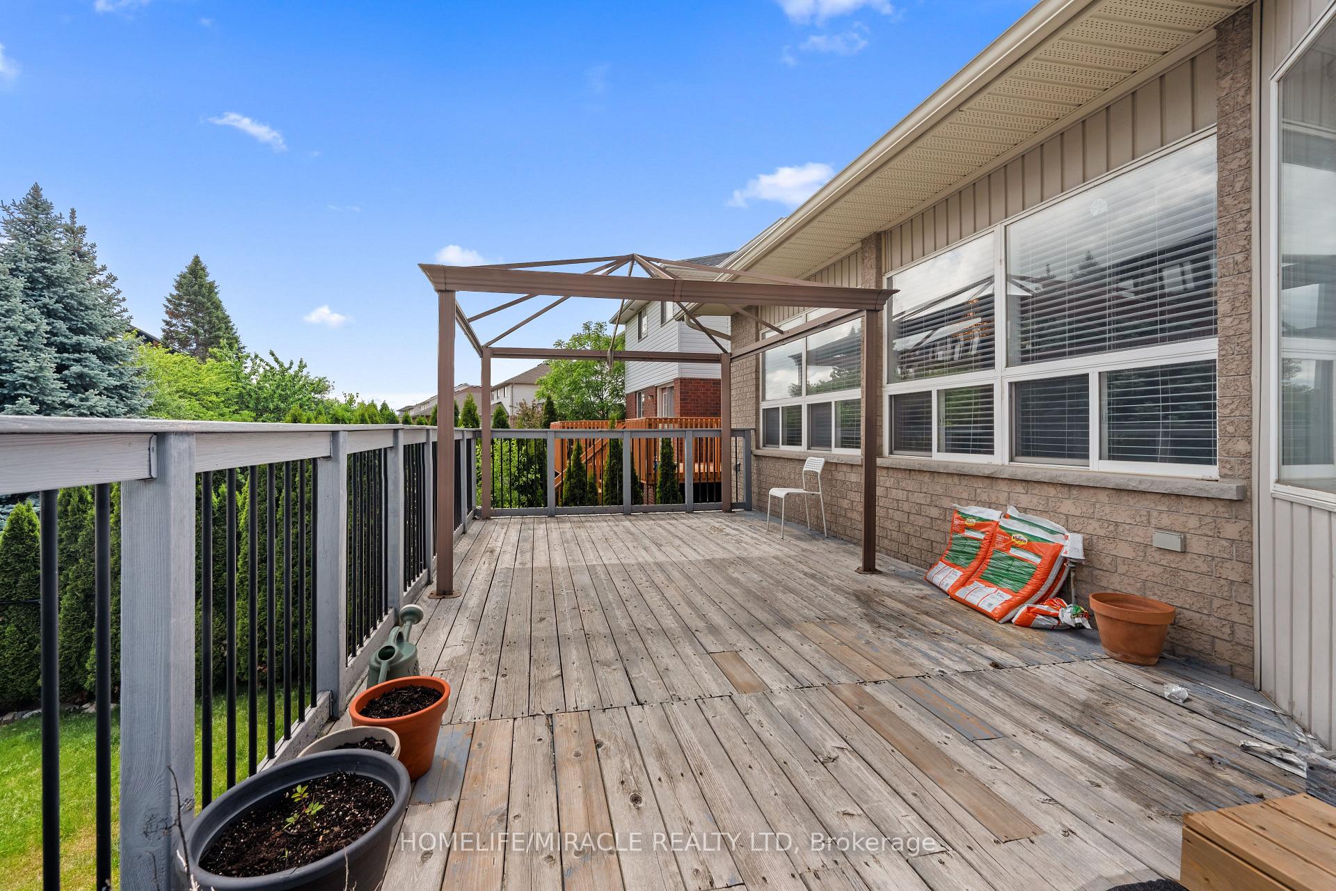 Photo 25 of 4 Clairfields Drive W, Guelph, Clairfields/Hanlon Business Park — HOMEH