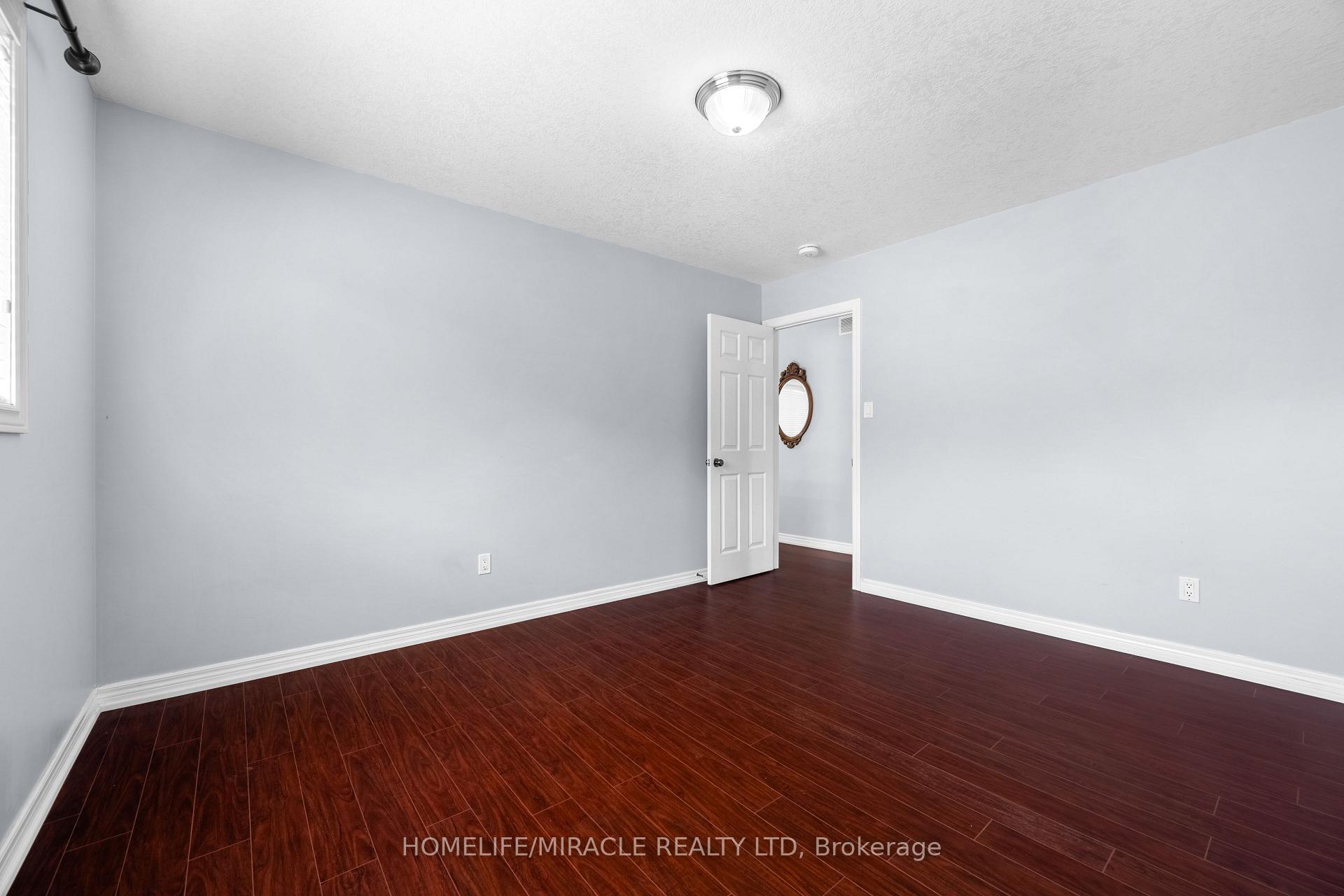 Photo 41 of 4 Clairfields Drive W, Guelph, Clairfields/Hanlon Business Park — HOMEH