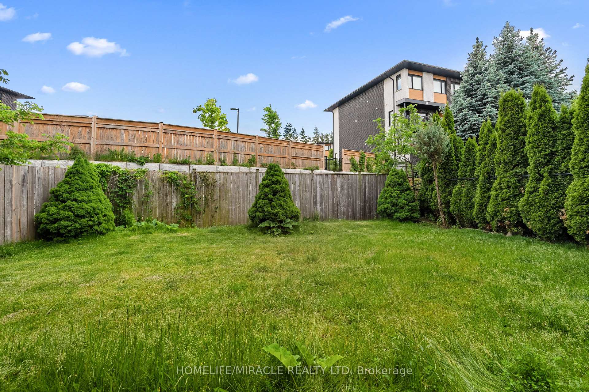 Photo 44 of 4 Clairfields Drive W, Guelph, Clairfields/Hanlon Business Park — HOMEH