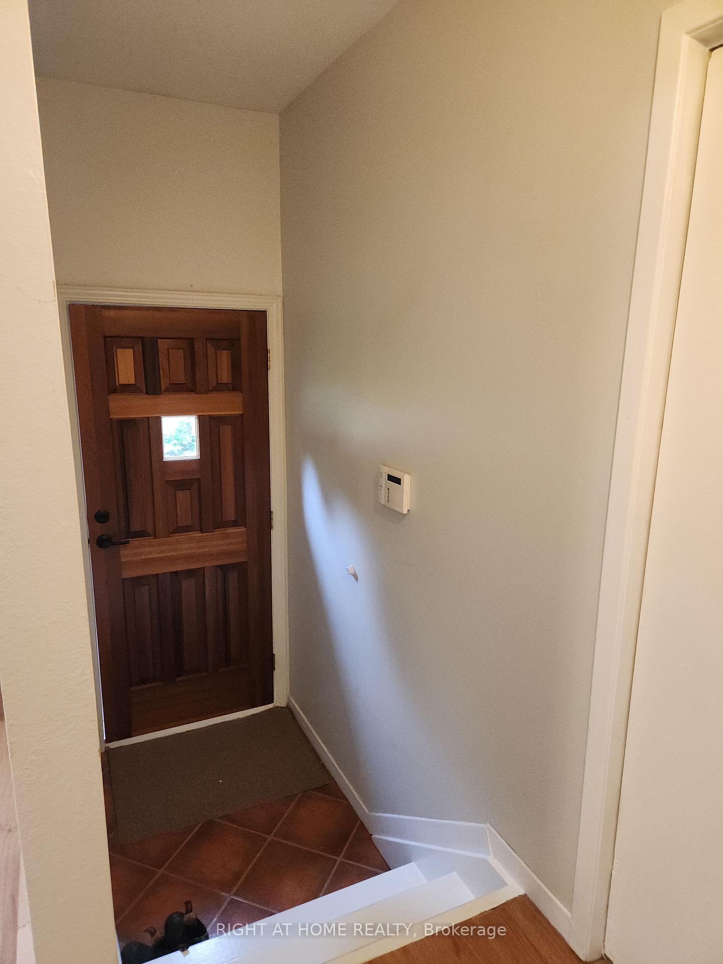Photo 3 of 1023 Carson Road, Springwater, Midhurst — HOMEH