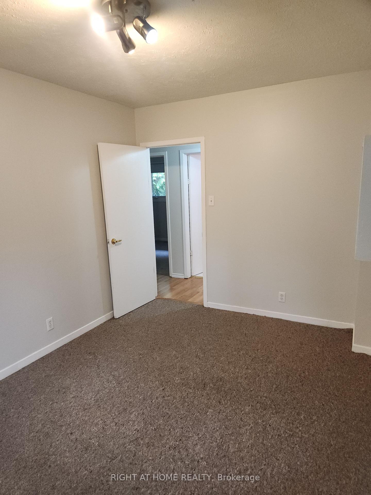 Photo 28 of 1023 Carson Road, Springwater, Midhurst — HOMEH