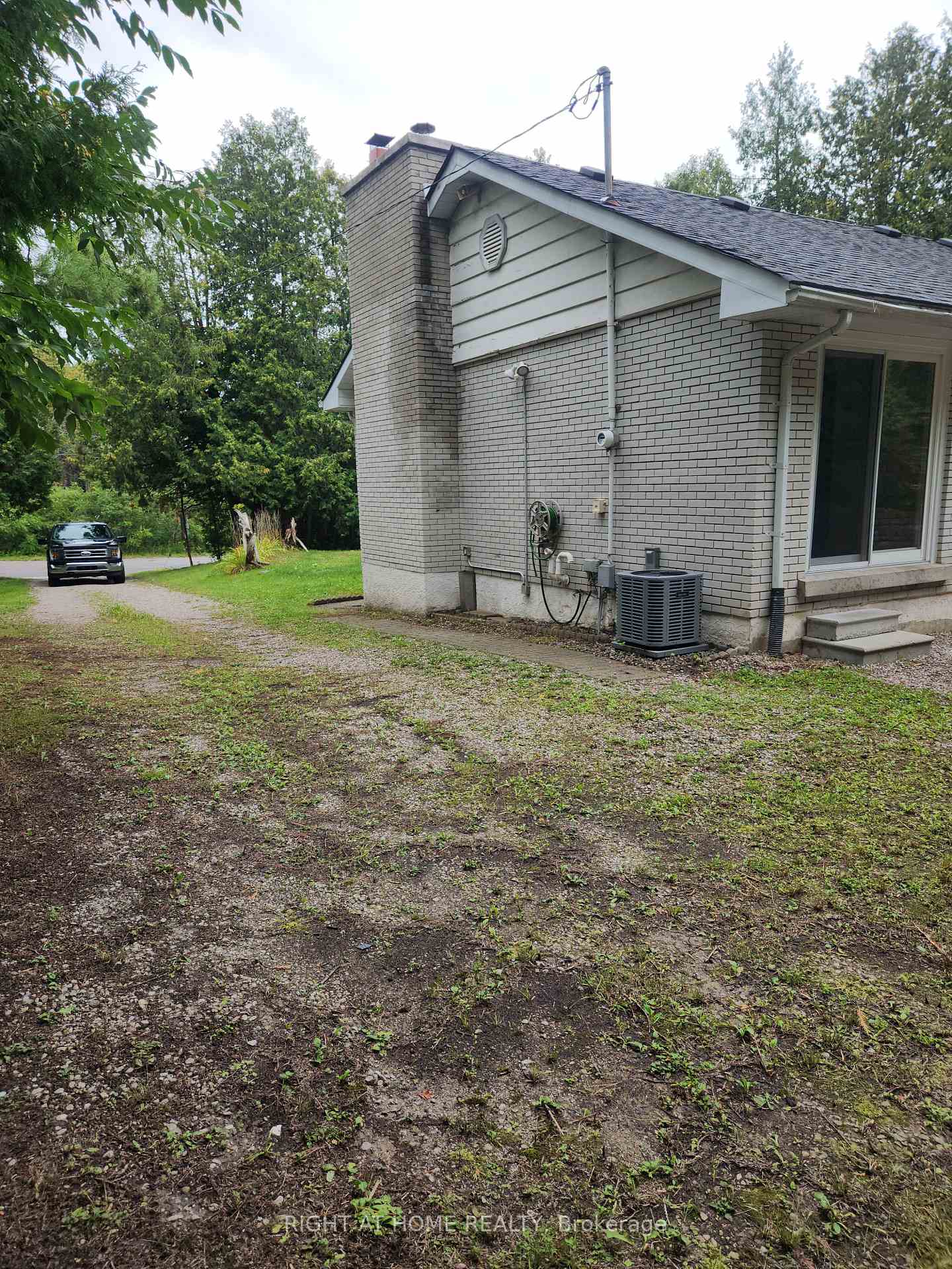 Photo 7 of 1023 Carson Road, Springwater, Midhurst — HOMEH