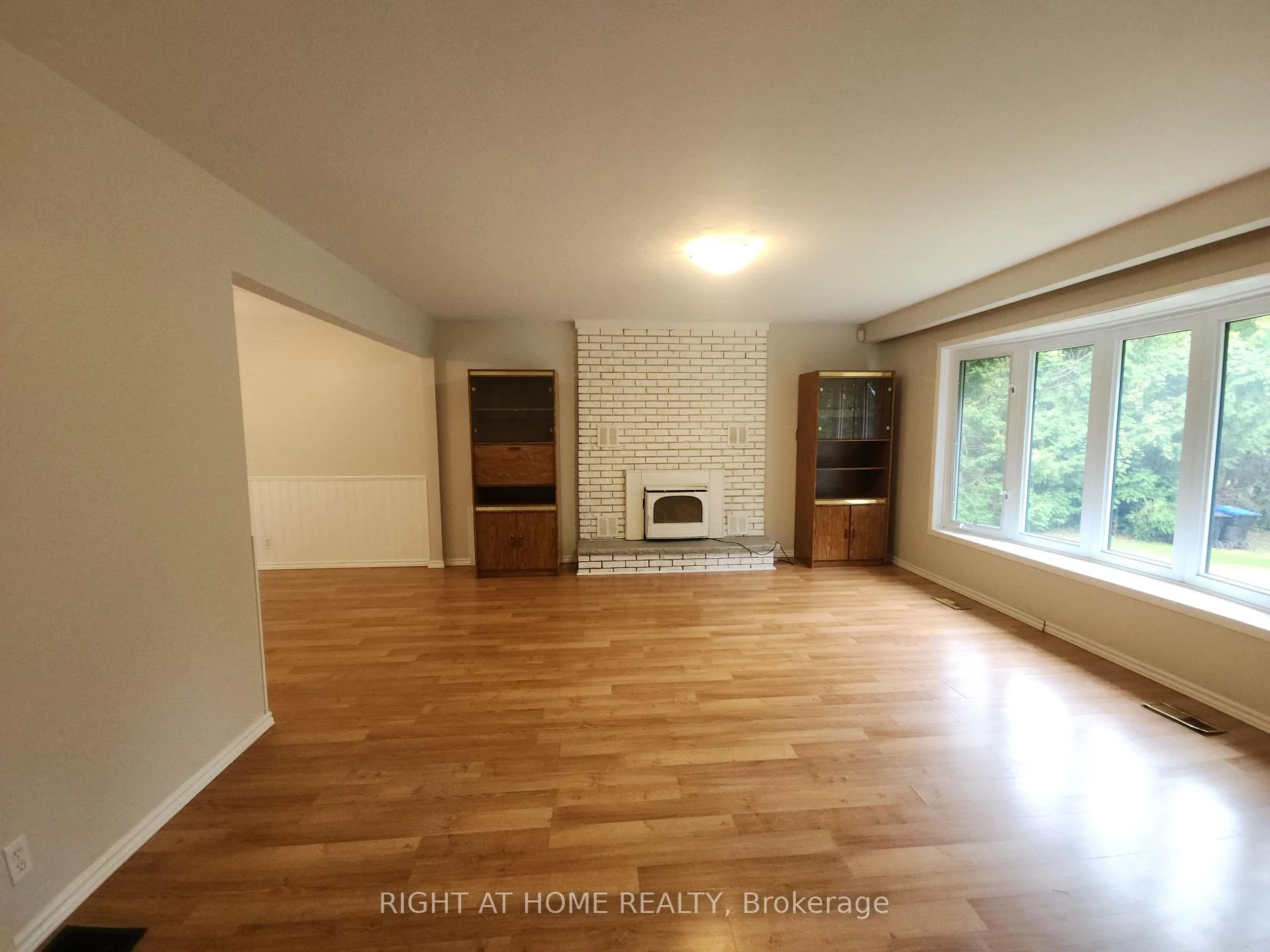 Photo 9 of 1023 Carson Road, Springwater, Midhurst — HOMEH