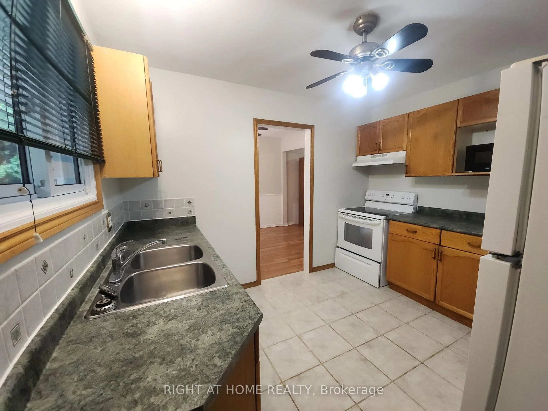 Photo 19 of 1023 Carson Road, Springwater, Midhurst — HOMEH