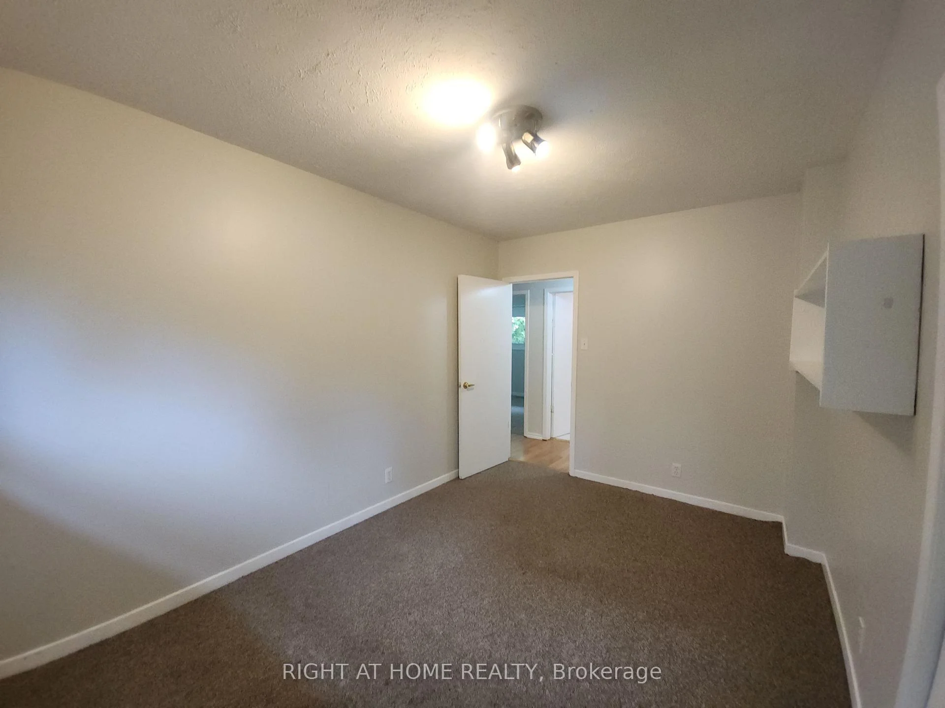 Photo 25 of 1023 Carson Road, Springwater, Midhurst — HOMEH
