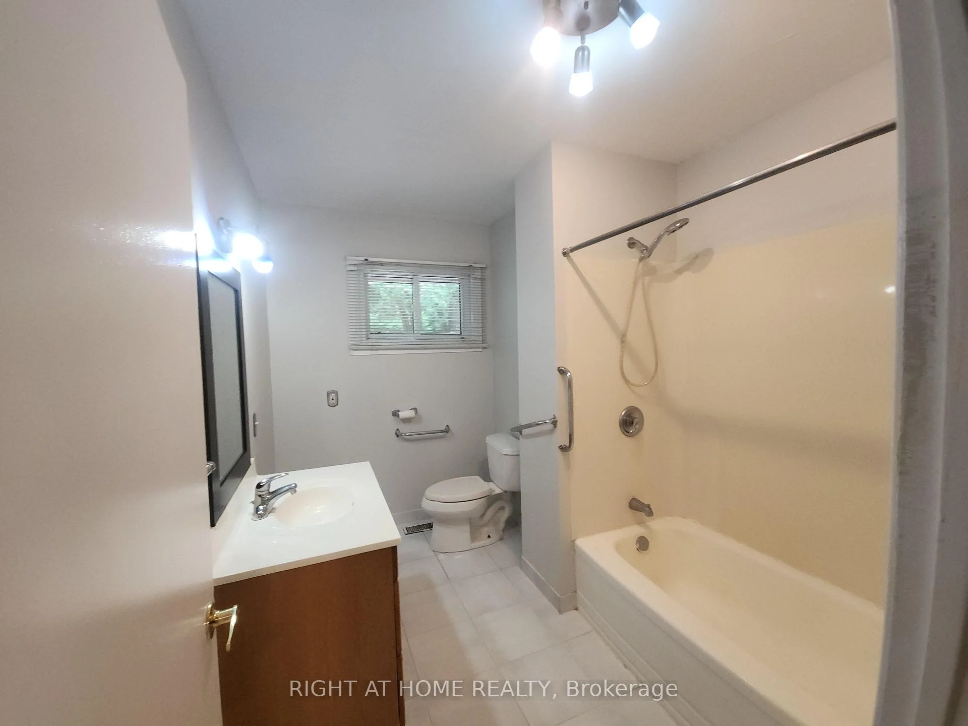 Photo 35 of 1023 Carson Road, Springwater, Midhurst — HOMEH