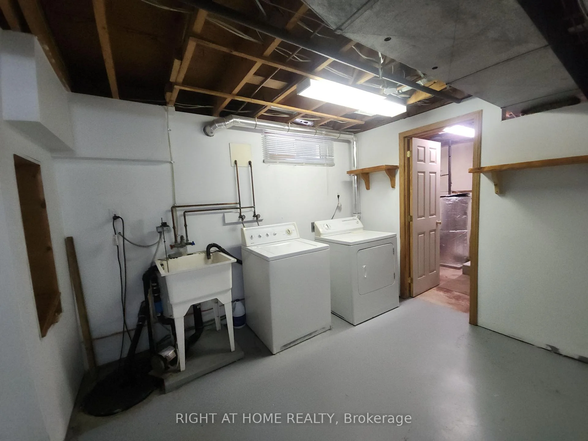 Photo 41 of 1023 Carson Road, Springwater, Midhurst — HOMEH