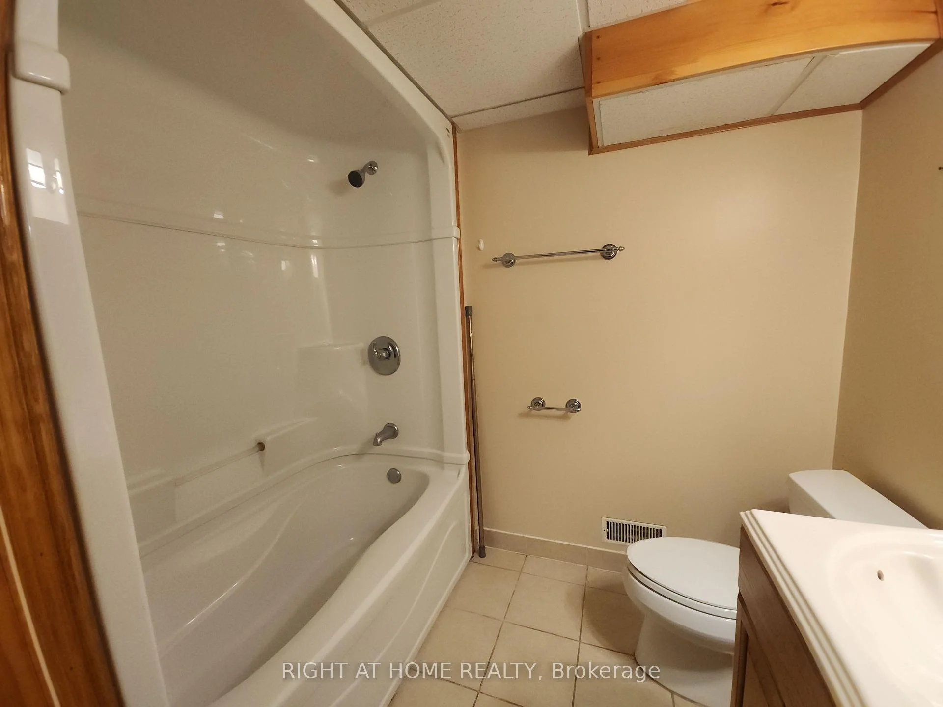 Photo 44 of 1023 Carson Road, Springwater, Midhurst — HOMEH