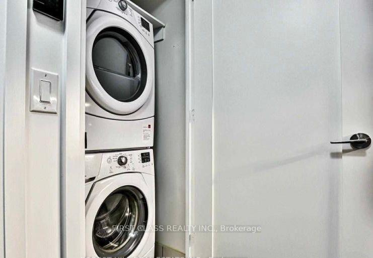 Photo 5 of Unit 906, 2 Anndale Drive, North York, Willowdale East — HOMEH
