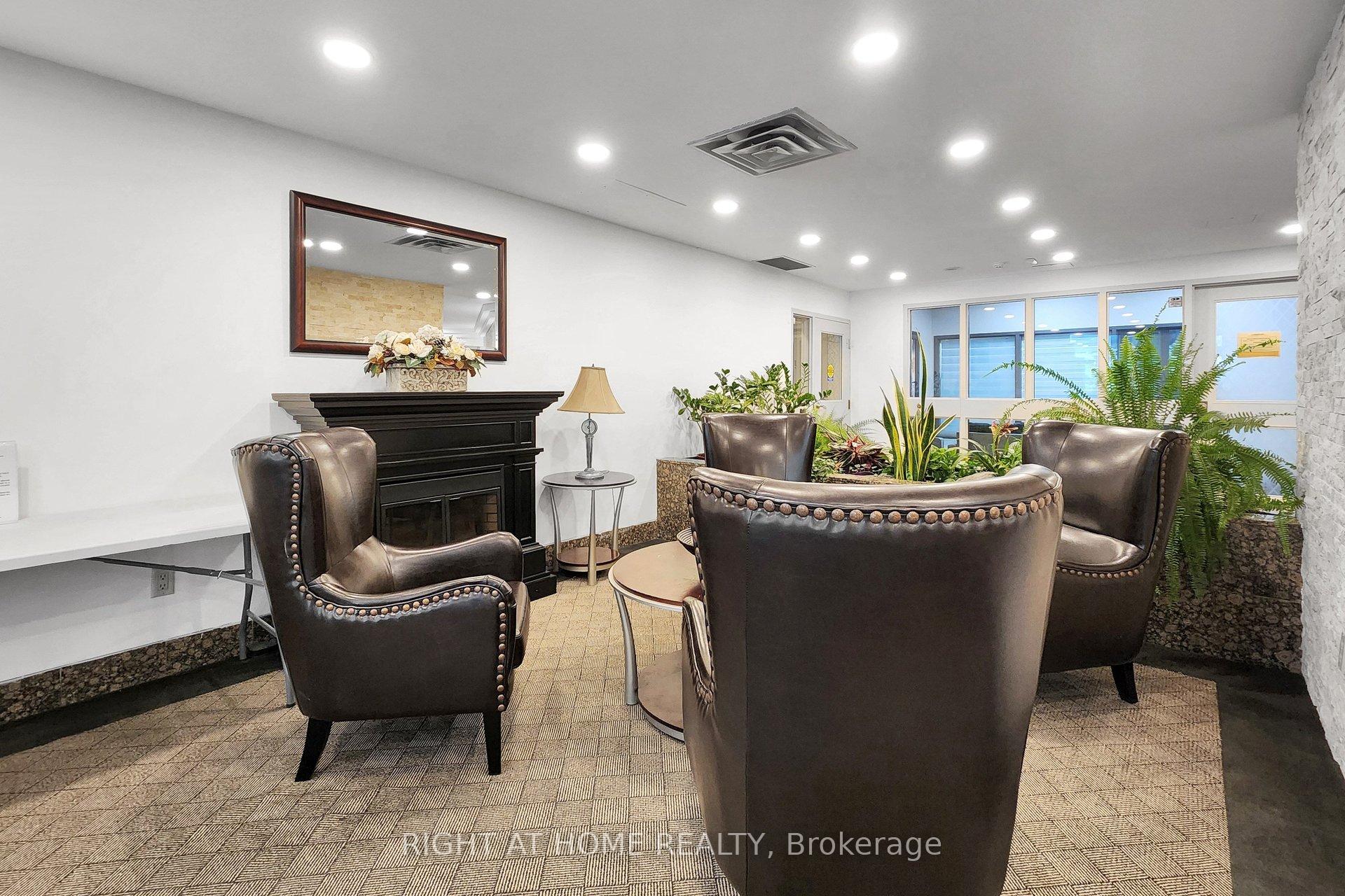 Photo 4 of Unit 1120, 7805 Bayview Avenue, Markham, Aileen-Willowbrook — HOMEH