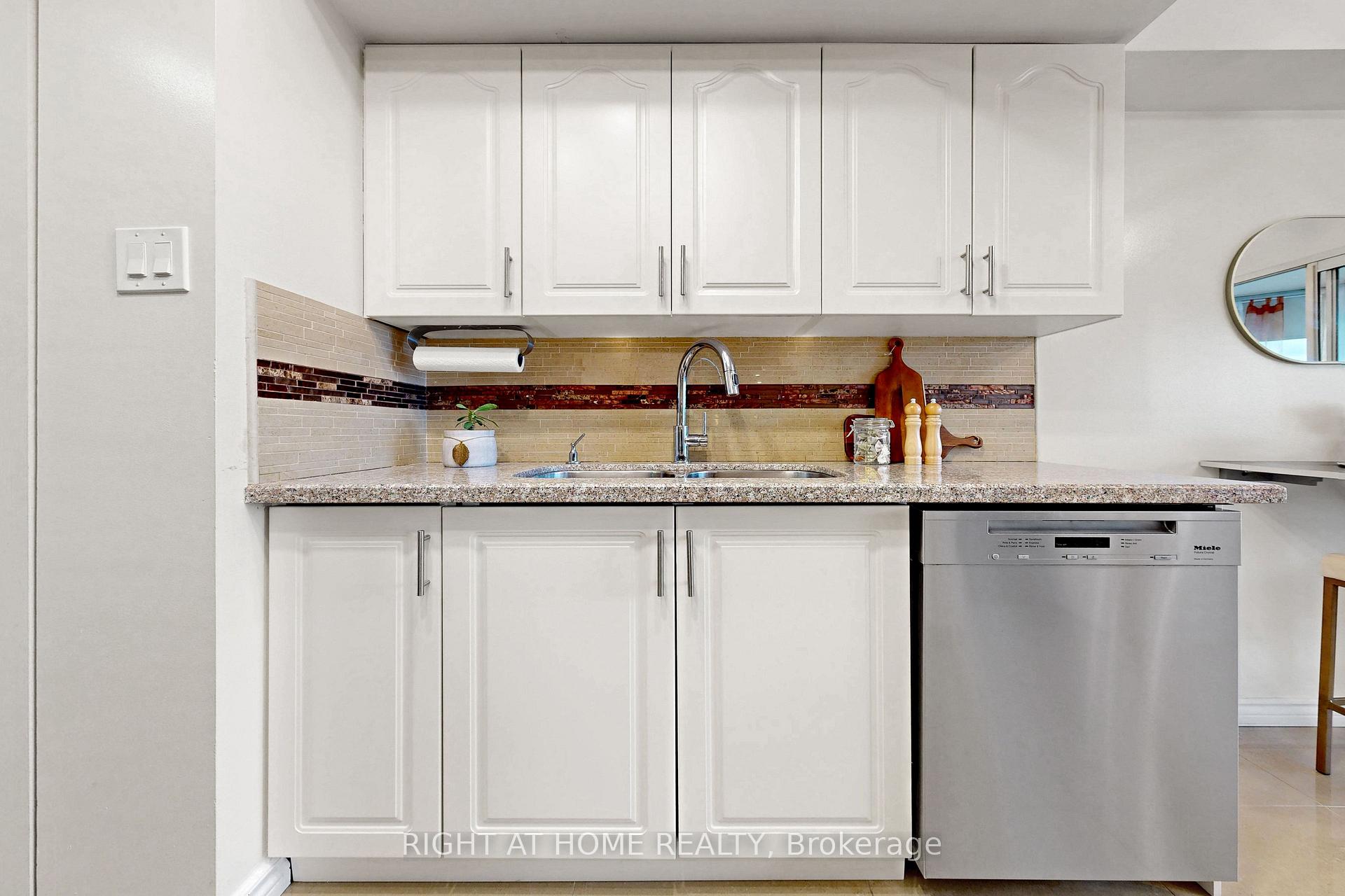Photo 29 of Unit 1120, 7805 Bayview Avenue, Markham, Aileen-Willowbrook — HOMEH