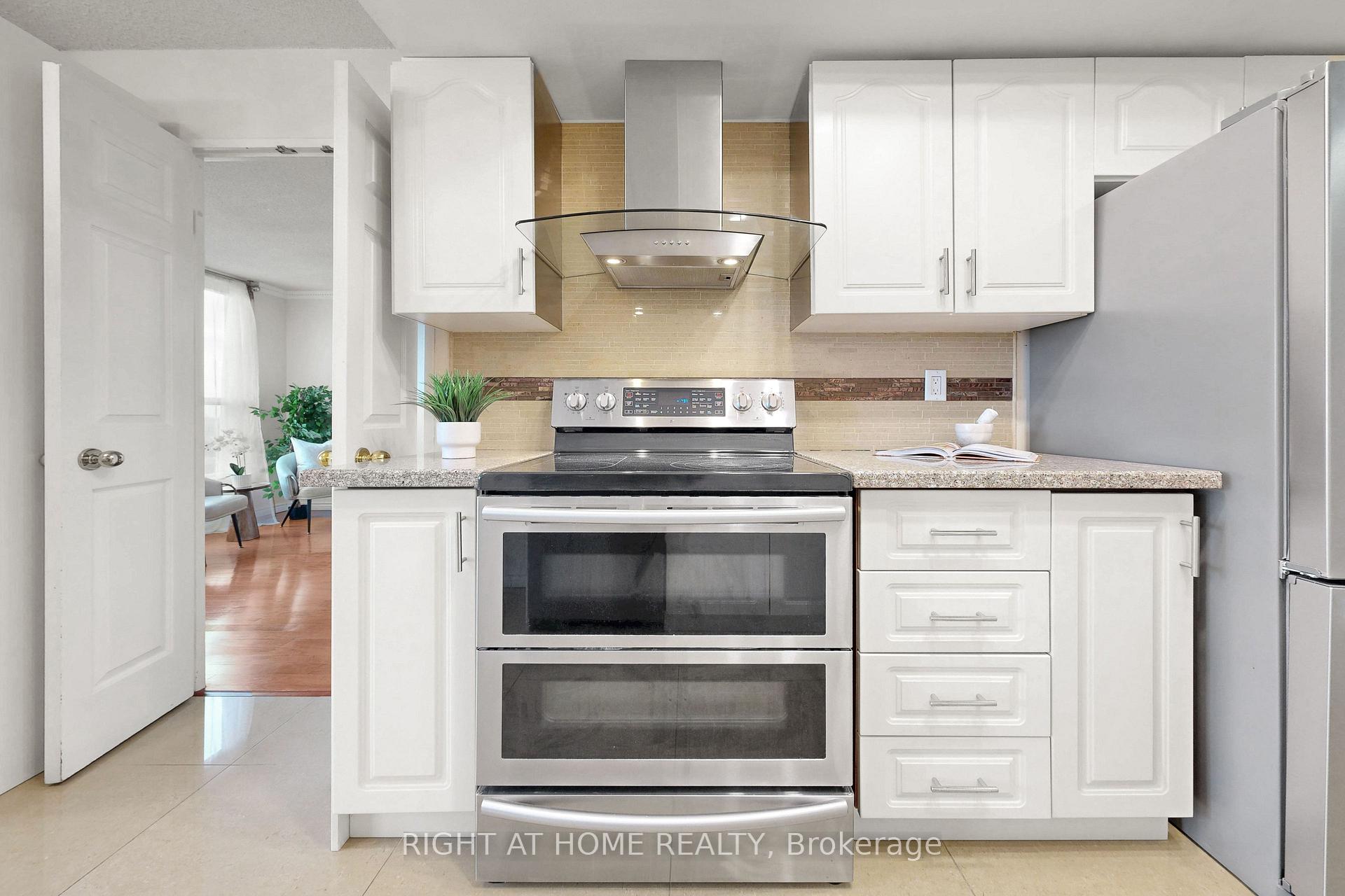 Photo 30 of Unit 1120, 7805 Bayview Avenue, Markham, Aileen-Willowbrook — HOMEH