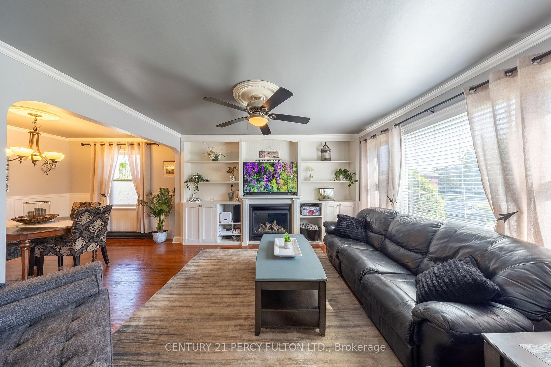 Photo 6 of 816 Simcoe Street N, Oshawa, Centennial — HOMEH