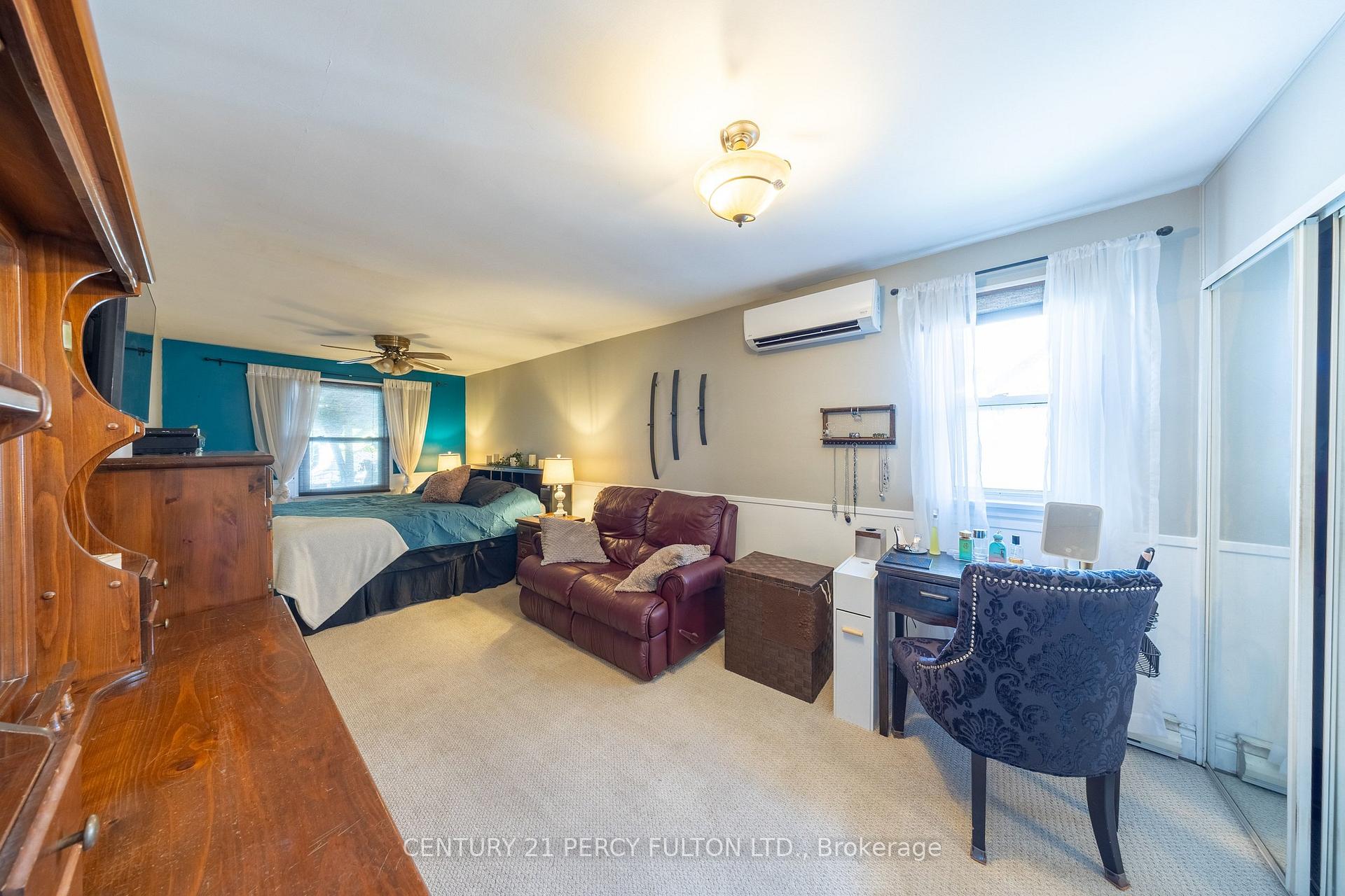 Photo 13 of 816 Simcoe Street N, Oshawa, Centennial — HOMEH