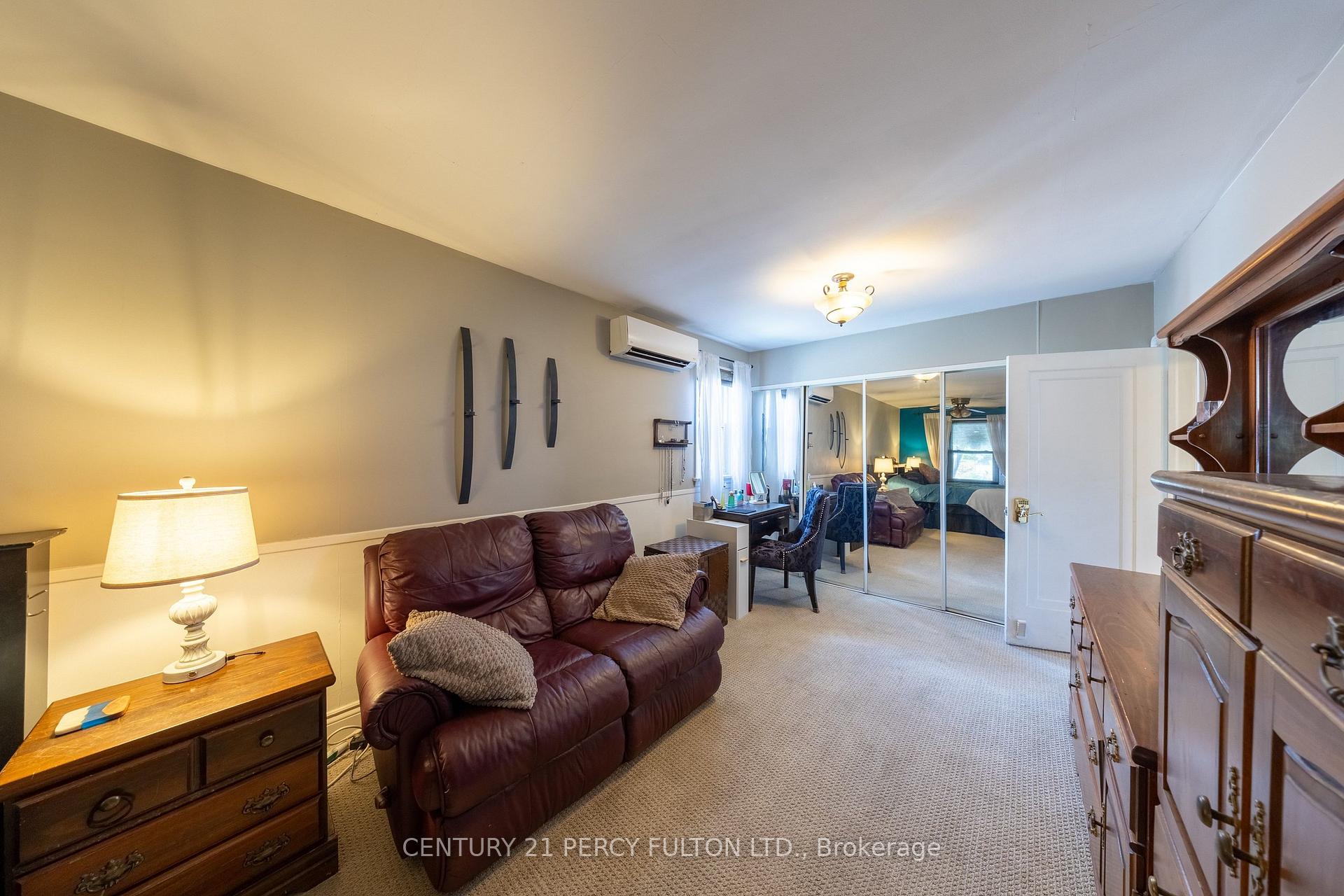 Photo 14 of 816 Simcoe Street N, Oshawa, Centennial — HOMEH