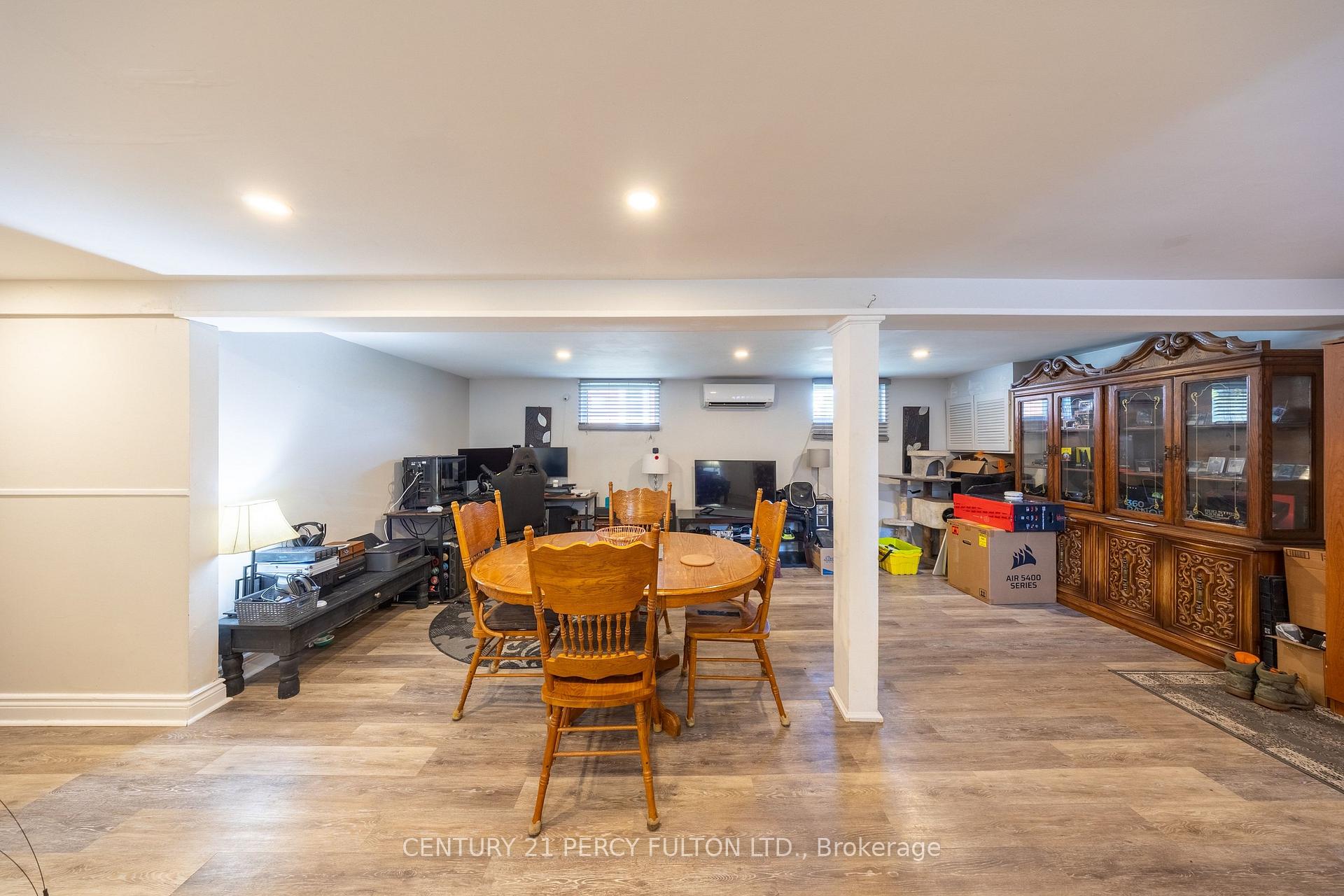 Photo 24 of 816 Simcoe Street N, Oshawa, Centennial — HOMEH