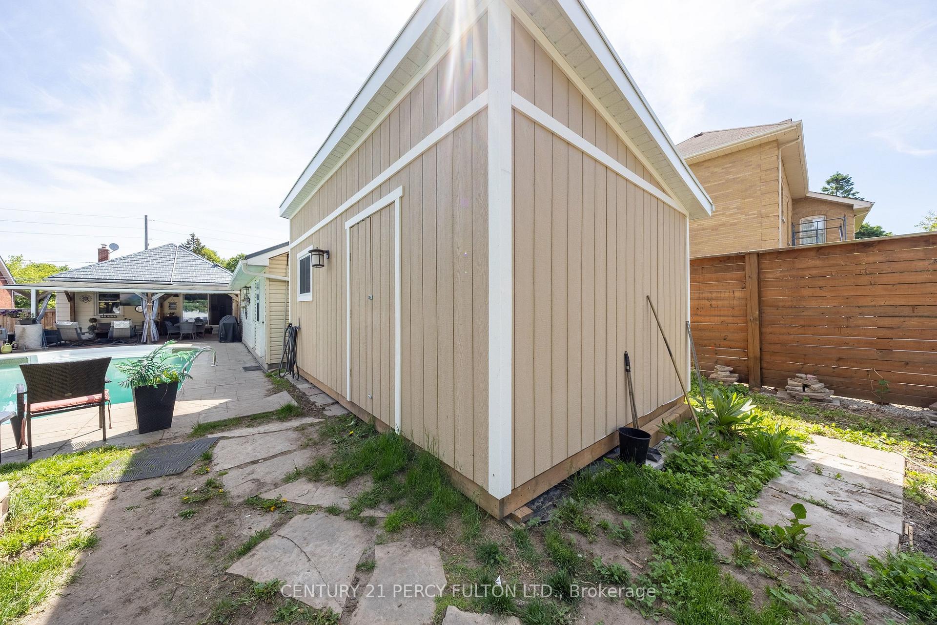 Photo 30 of 816 Simcoe Street N, Oshawa, Centennial — HOMEH